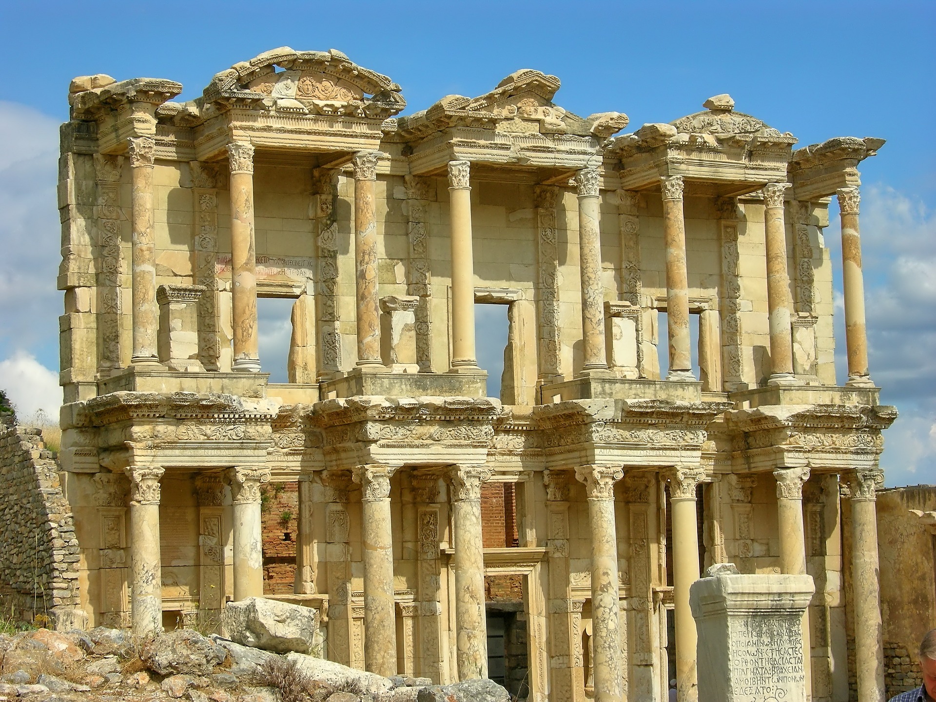 ephesus-629815_1920.jpg