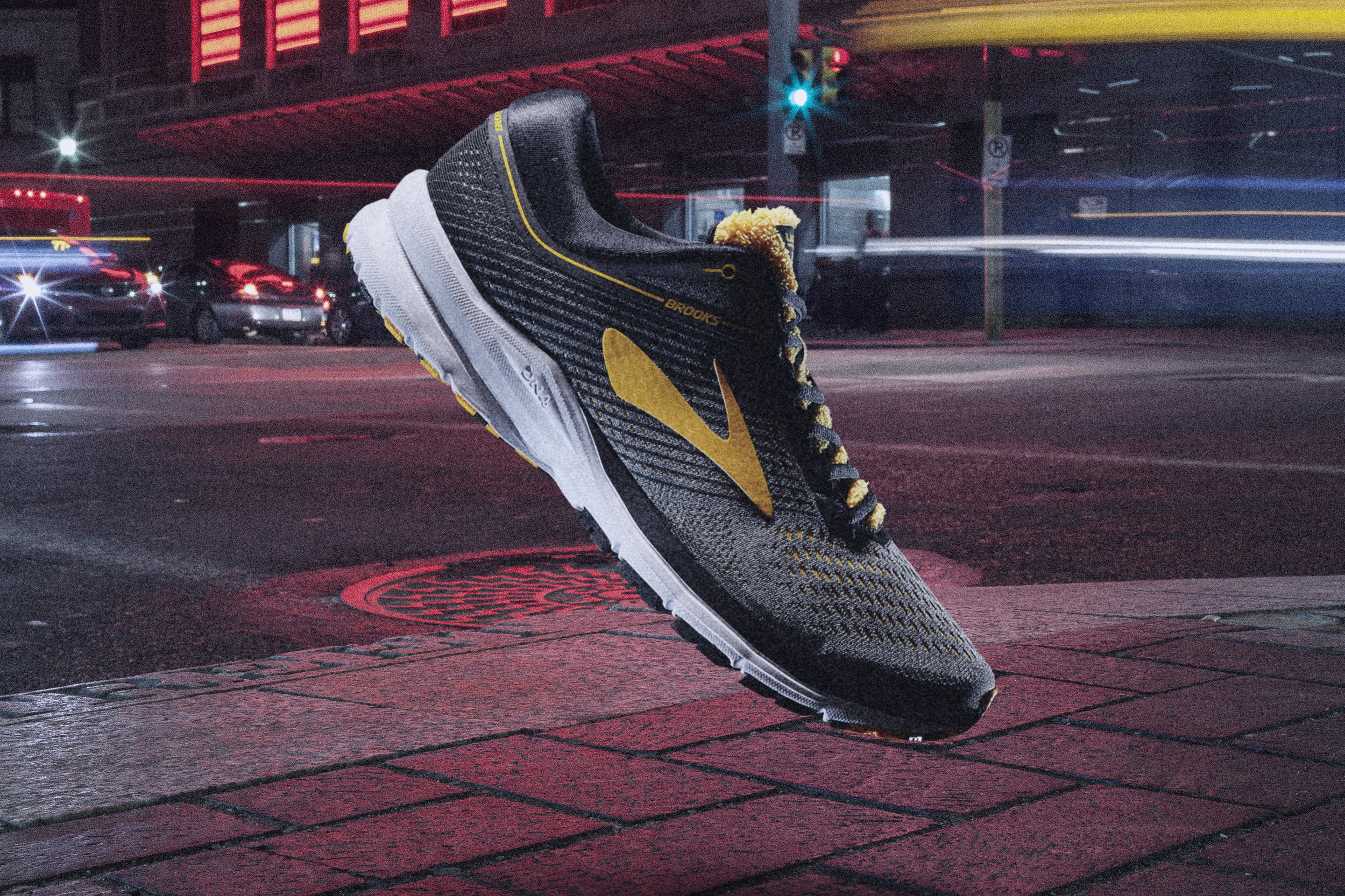 brooks pittsburgh shoes