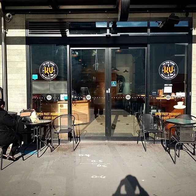 Brrr after a cold morning start, it's turning out to be a beautiful day, rock down an say hi and grab a feed an drink while you are here. Open till 2pm then reopening at 5pm till 1am or you can get us on delivery we are on #ubereats # # Give me bread # #delivery express # and we are also on # Flamingo Food# so plenty to choose from.