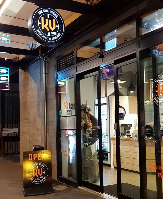 Open till 3am tonight, come on down and grab a bite to eat to start off thecweekend! ⚔ 
#supportlocal
#chchlife #christchurchcity #christchurchnz
#chchfoodies #chchfood 
#chcheats
#christchurcheats
#christchurch
#christchurchcbd
#nzfoodie #nzeats #nzfood
#pocketsofawesome