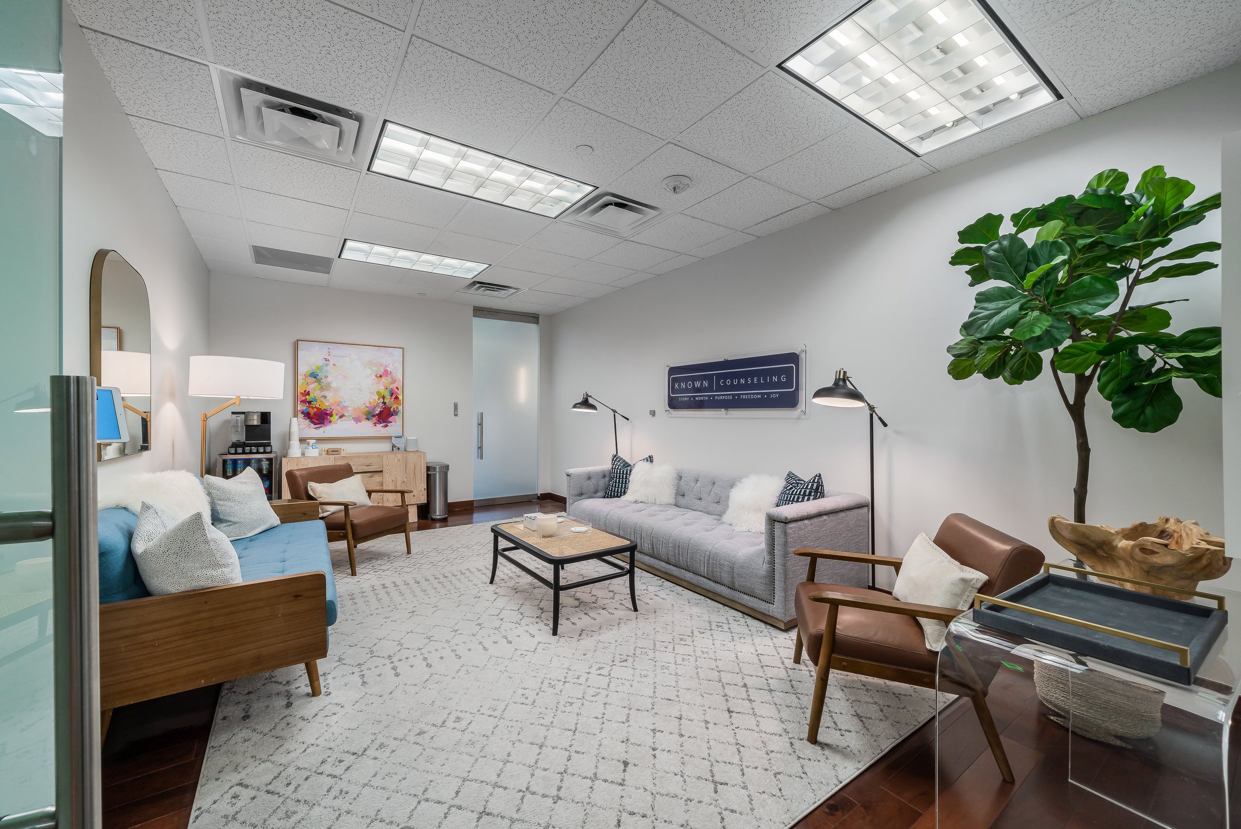 001_Waiting Room_Main.jpg