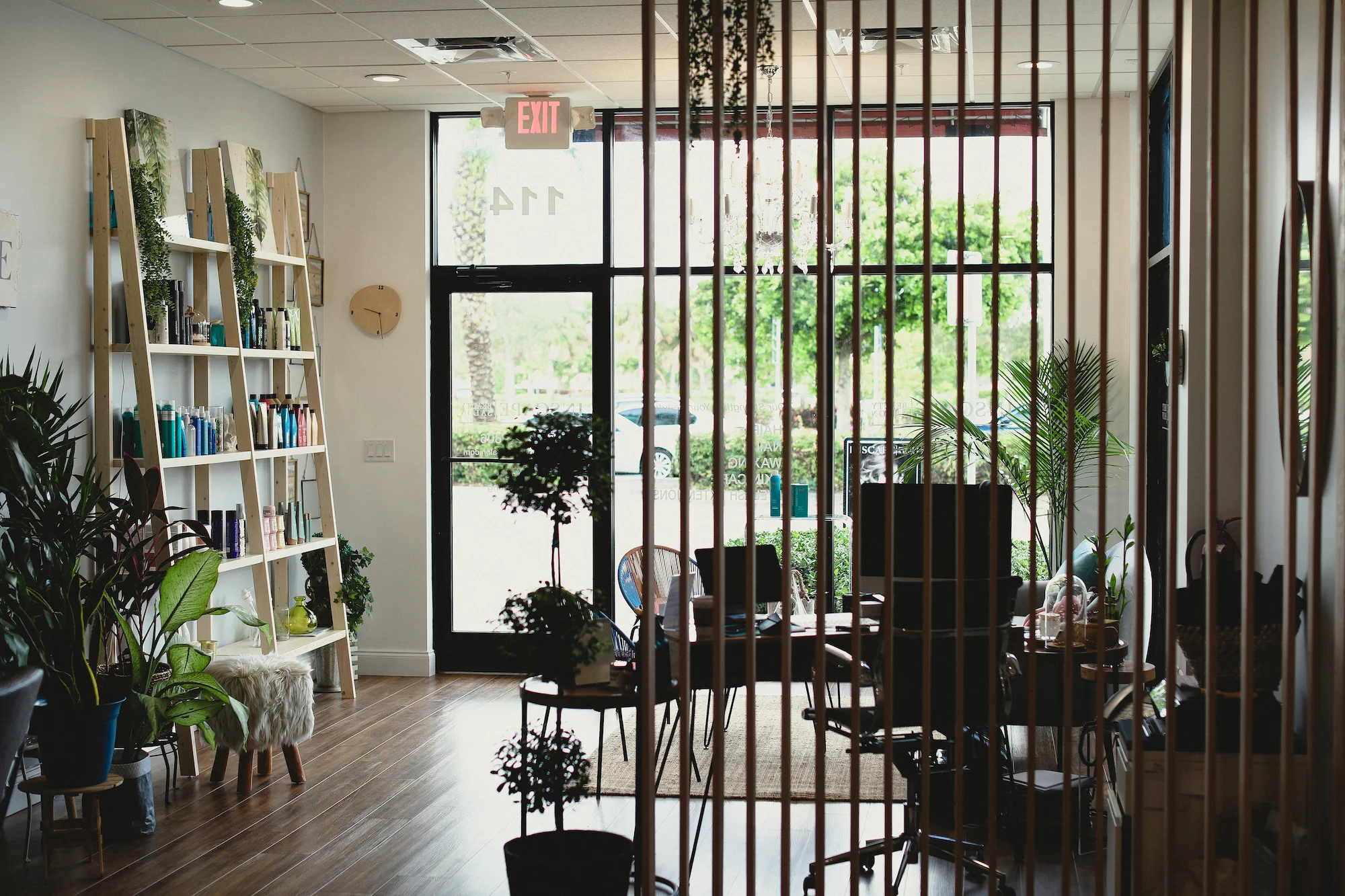 Inside-Entry_room-Back_view.jpg