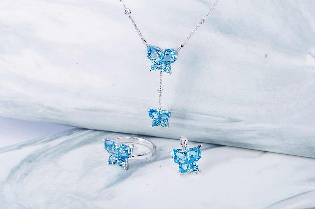 Just can&rsquo;t get enough of this ice blue color? Here is the full set of blue topaz for your new jewellery collection.

Featured Styles: Calla Butterfly Collection 
18K White Gold Necklace with Blue Topaz and Diamond  N31-144396
18K White Gold Ear