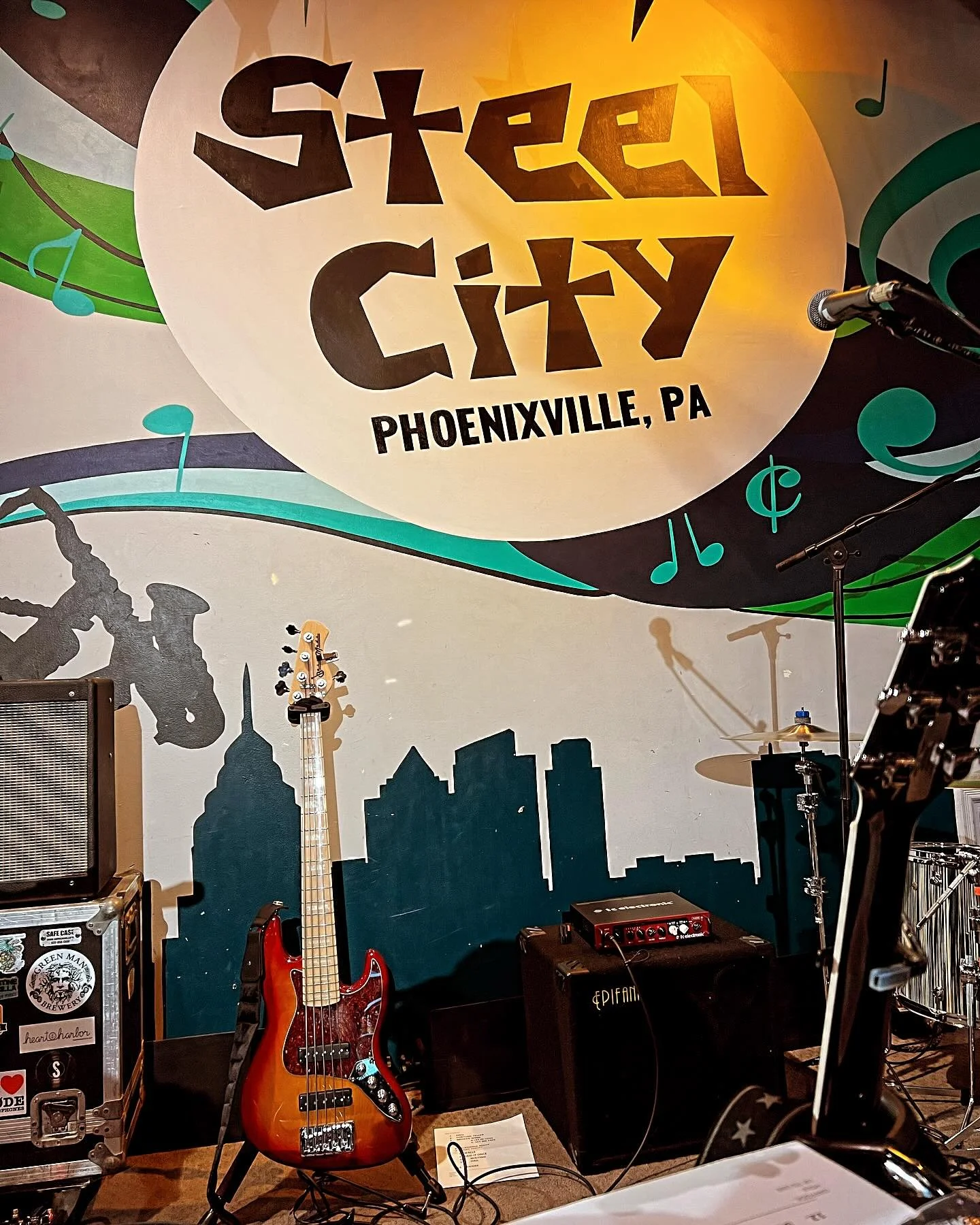 It all starts at 8. Sold out show at Steel City. 

#christinehavrillaandgypsyfuzz #KeithGiosaMusic #phillymusic #giglife #musician #bassist #giggingmusician #indiemusic #supportlocalmusic