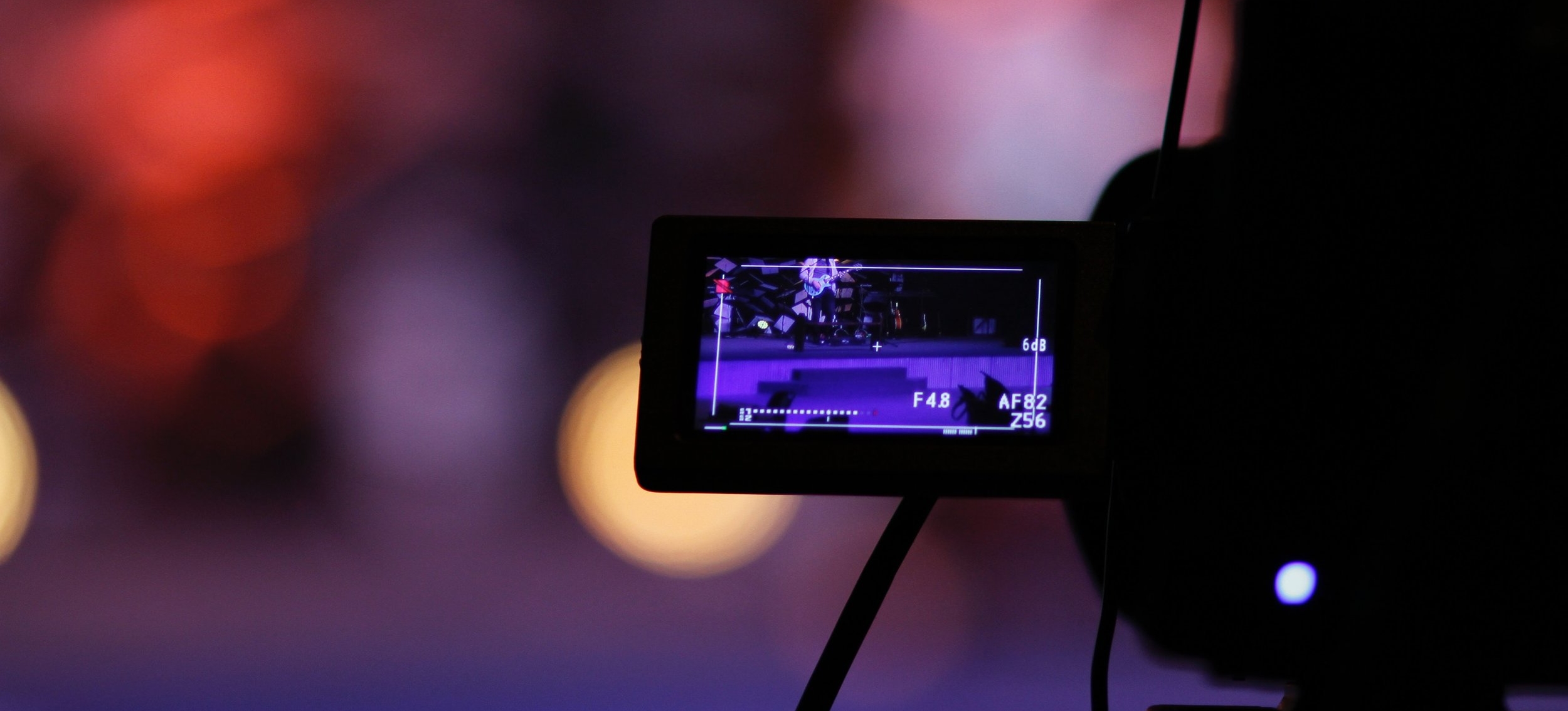 blur-camera-camera-equipment-639090.jpg