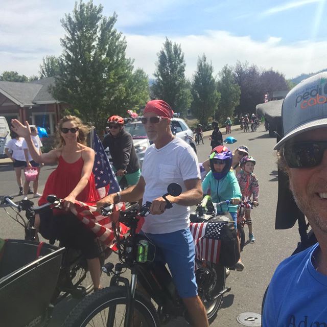 Fourth of July parades are such a rush, especially when your making a statement about independence! In this case, from fossil fuels. I joined the crew from Columbia Gorge Climate Action Network and Streets Alive! to highlight electric car and bike options available to our community. We spun around to tunes of freedom and a mountain of smiles. May you take this day celebrate your strength to break the bonds of what holds you back. What’s more freeing than a bike? See you on the road to liberation! Matty @streetsalivehr #streetsalivehr #fossilfuelfree .
.
.
.
.
#hoodriver #hoodriveroregon #columbiariver #columbiarivergorge #traveloregon #pedicab #pedicablife #pedicabs #pedicabdriver #hoodrivertaxi #pedicab4life #pedicabvibes #pedicabride #greenliving #ssupportlocalbusiness #gorgeowned #uberalternative #localbusiness #peditaxi #peddleassit #solarpower #visithoodriver #hoodgorge #pnwlife #pnwonderland #columbiagorgous #mthoodterritory #pnwdiscovered #pnwonderland #columbiagorgous #mthoodterritory #pnwdiscovered