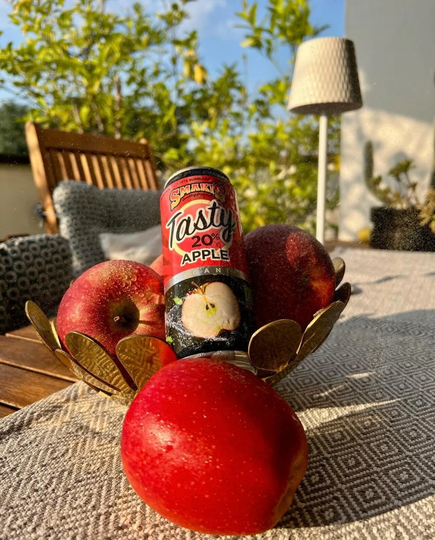 🍏 TASTY ÄPPLE – EN RIKTIG SOMMARFAVORIT!
 Svalkande, ekologisk och naturligt god – med en smak som känns lika fräsch som en svensk sommardag.
Vår Tasty Äpple är:
 ✅ Ekologisk
 ✅ Lätt kolsyrad
 ✅ Utan c