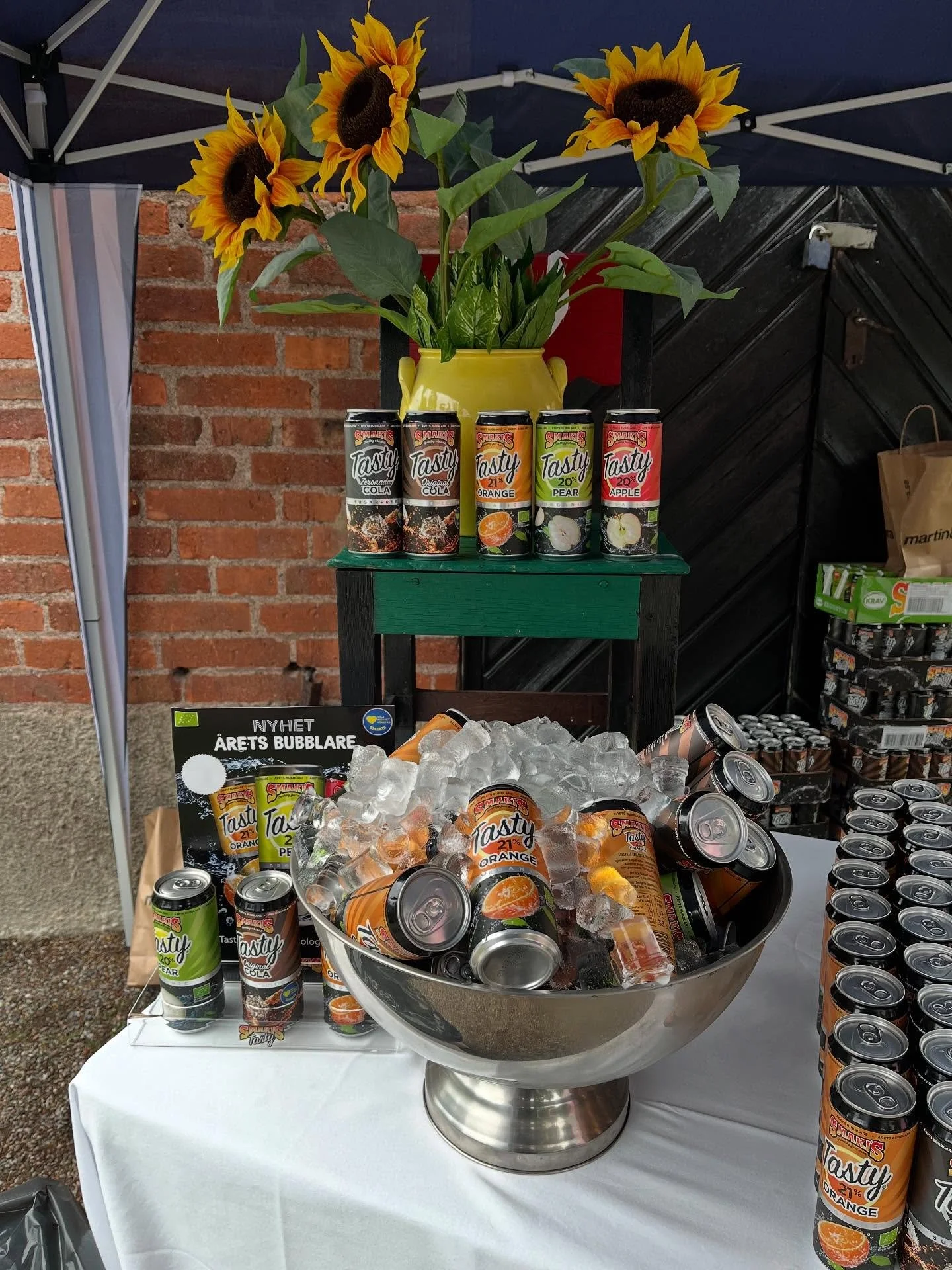 Vi på Smakis vill rikta ett varmt tack för ett riktigt bra samarbete på Erssons Golfen ihop med Amel @martinservera @erssonsfruangen @erssonssickla etc.⛳️
Förutom att bjuda på årets bubblare – Smakis Tasty &nd