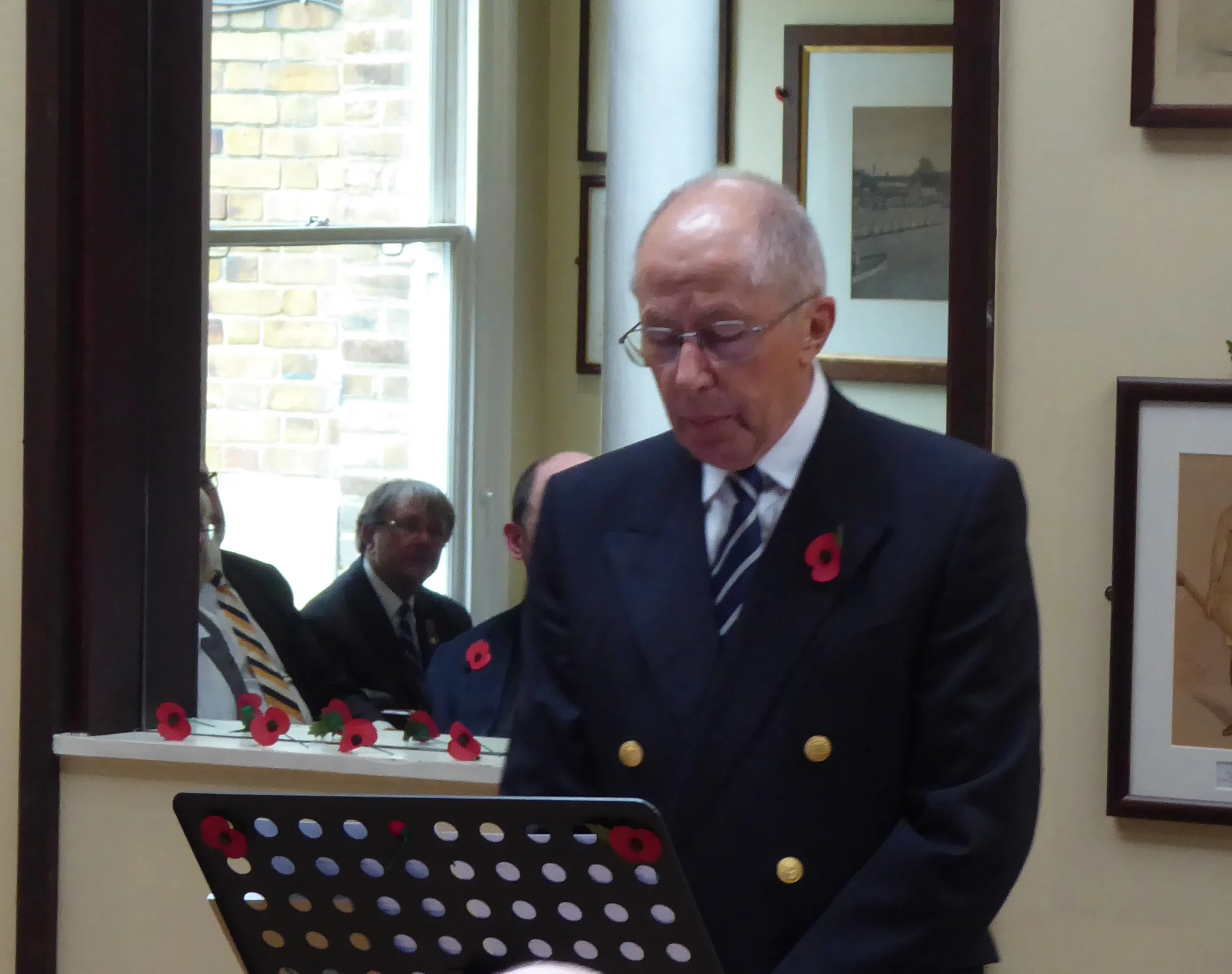 Mike Baldwin (President) delivering his address at the commemoration service.