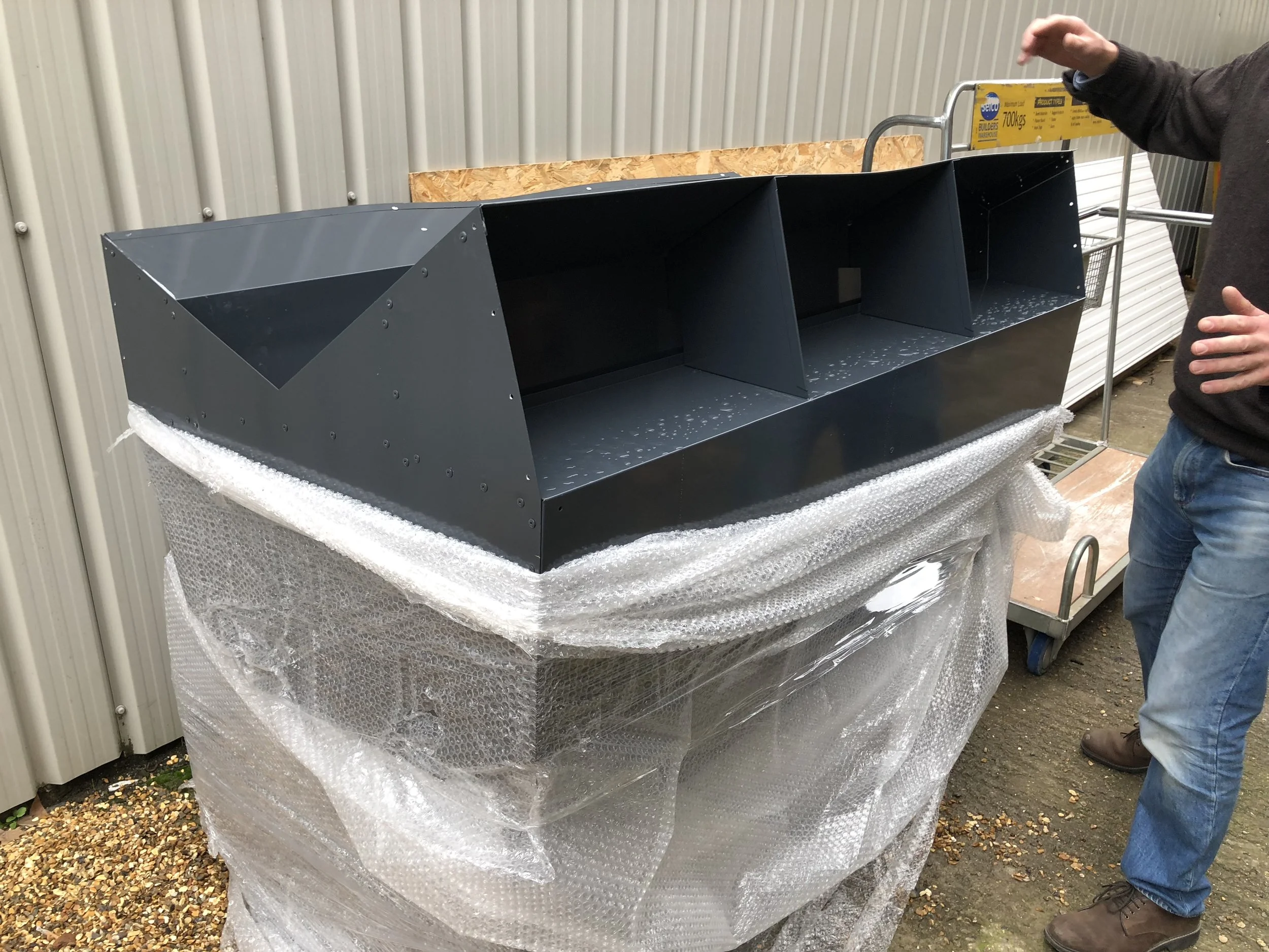Roof ventilation units