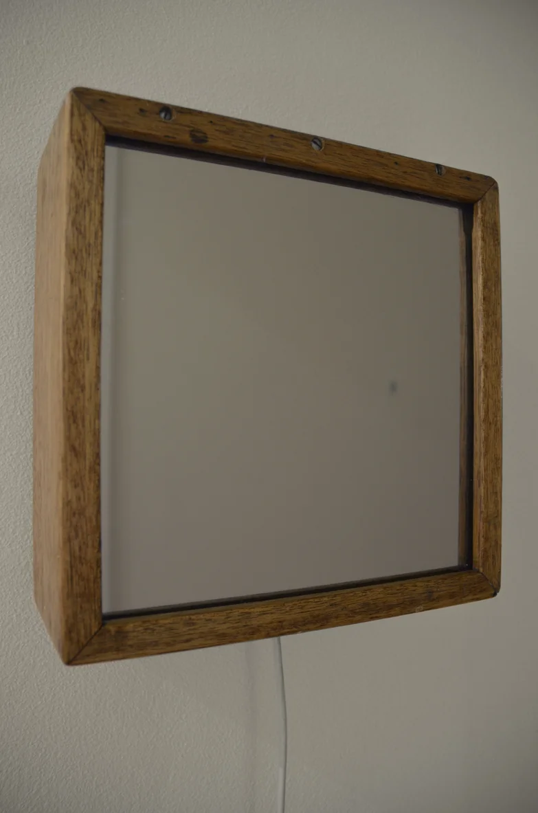 YHamilton_Echo_unlit_small.jpg