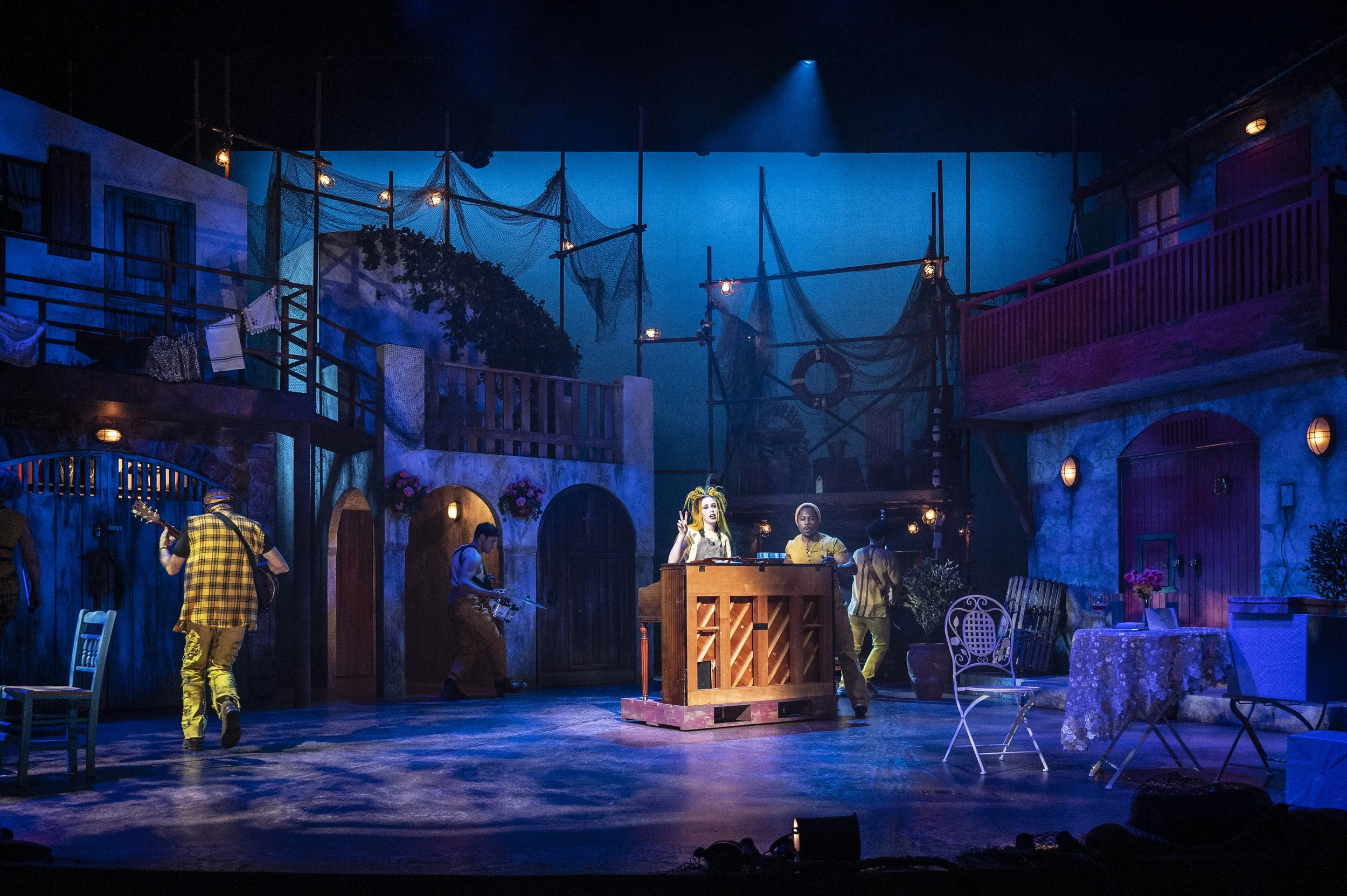 084_Comedy of Errors_full set.jpg