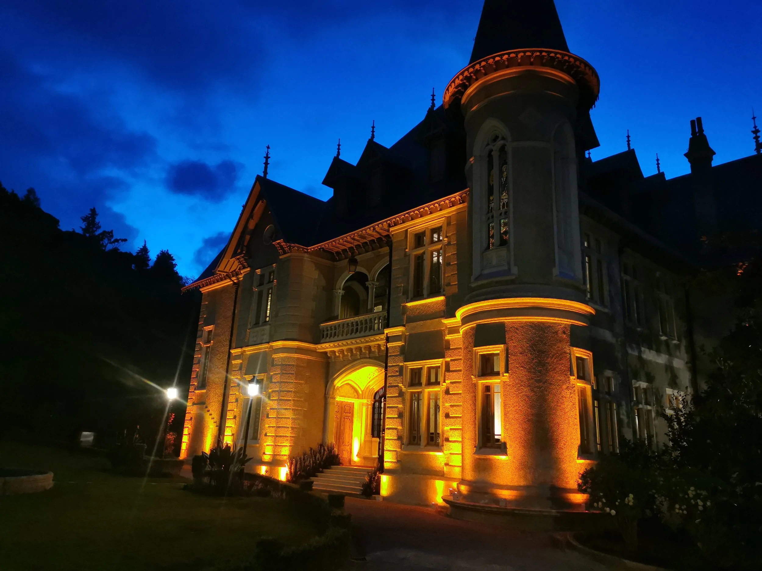 Uplighting Wedding Event 2.jpg