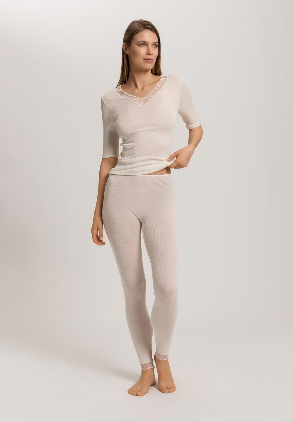 hanro_252_w_woolenlace_leggings_070833_072123_060.jpeg