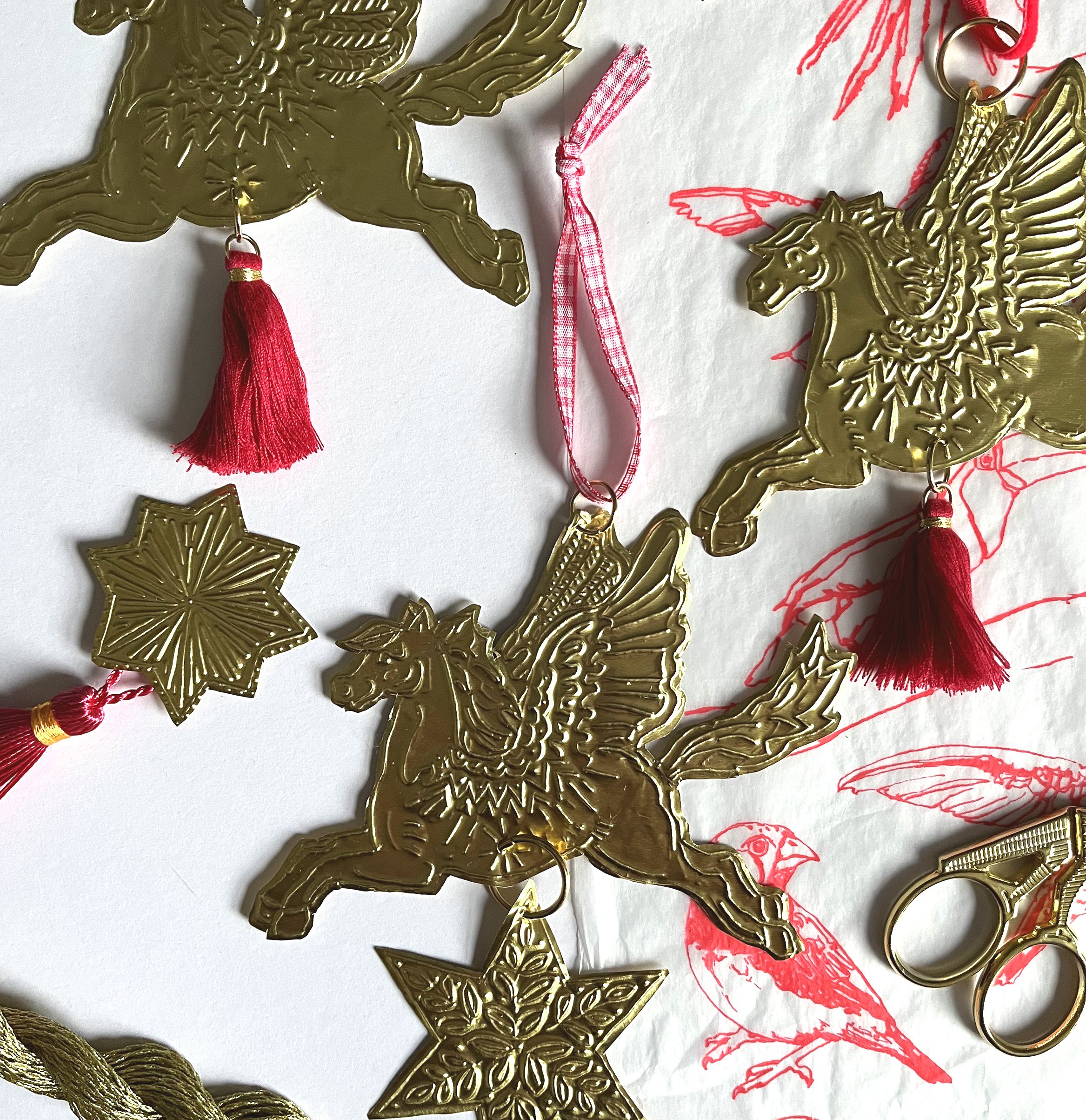 Gold horse star dec lots.jpg