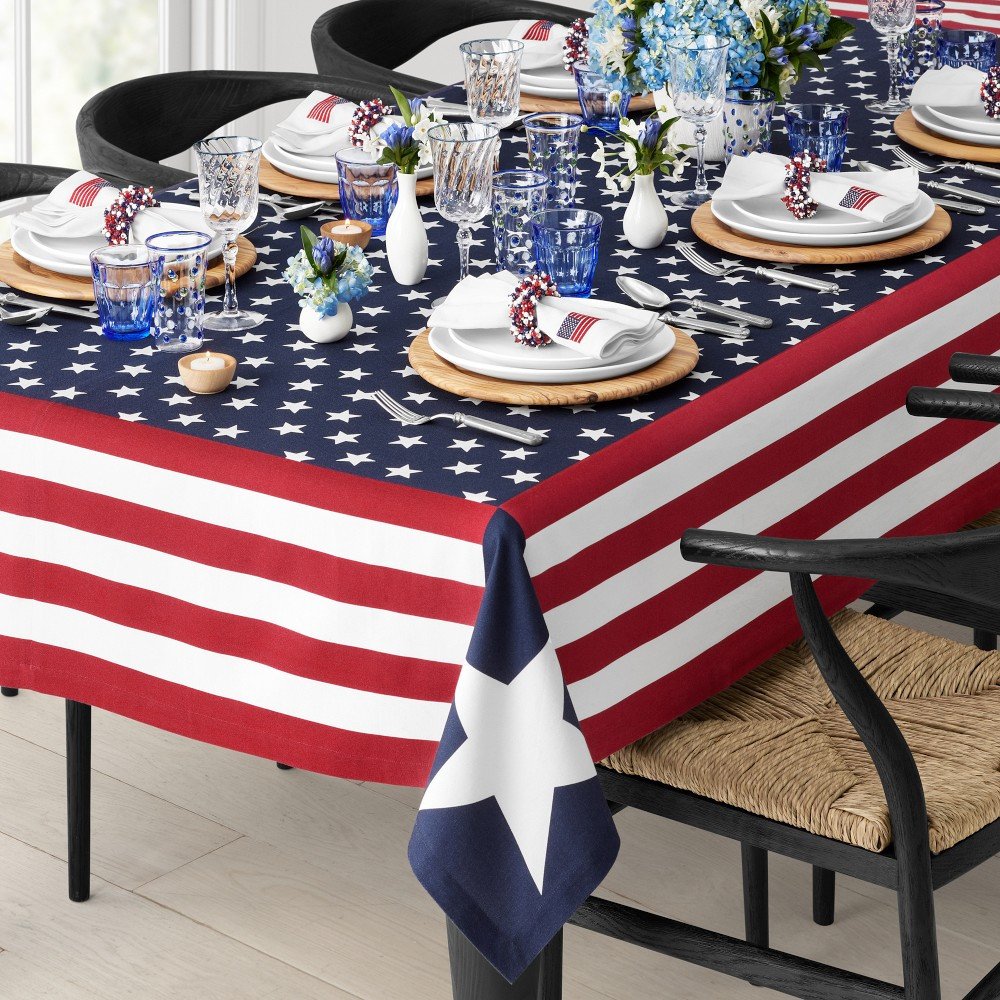 Red, white and ready to host! Set the table in all-American style with patriotic accents and entertaining must-haves from our festive friends at @williamssonoma&mdash;just in time for your Fourth of July barbecue! 🇺🇸⁠