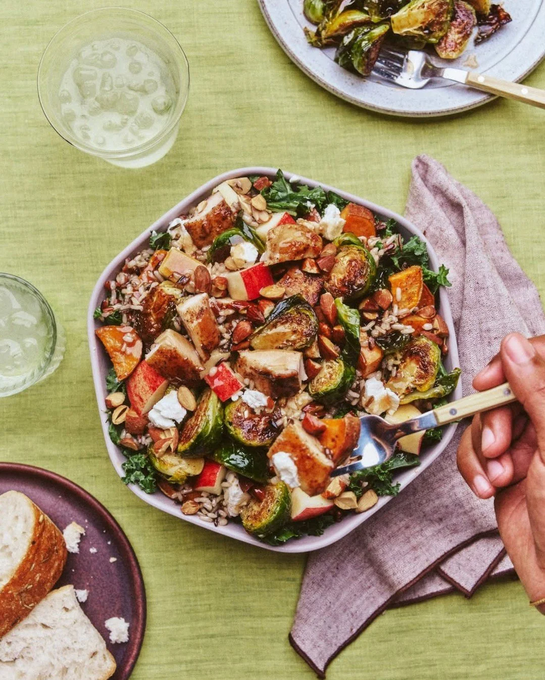 Savor the flavors of the season with @sweetgreen's Harvest Bowl! 🌾 This limited-time favorite features roasted chicken, sweet potatoes, apples, goat cheese, roasted almonds, wild rice, shredded kale and a balsamic vinaigrette&mdash;all in one perfec