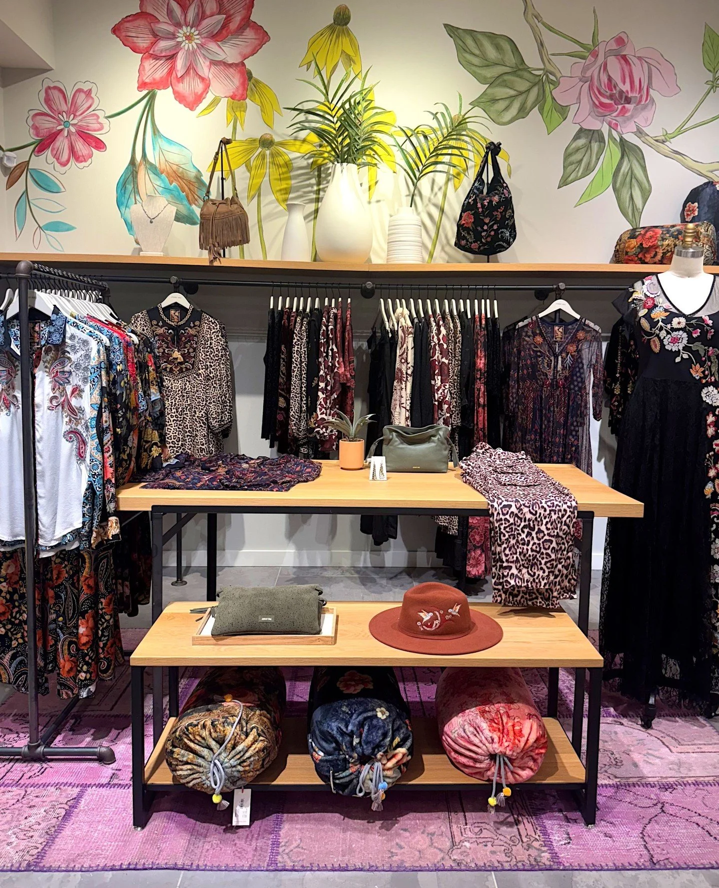 A dreamy mix of jewel-toned hues, vibrant florals and bold animal prints, @johnnywas' latest collection features chic boho styles that are made to turn heads and leave a lasting impression of elegance and flair! 🐆⁠