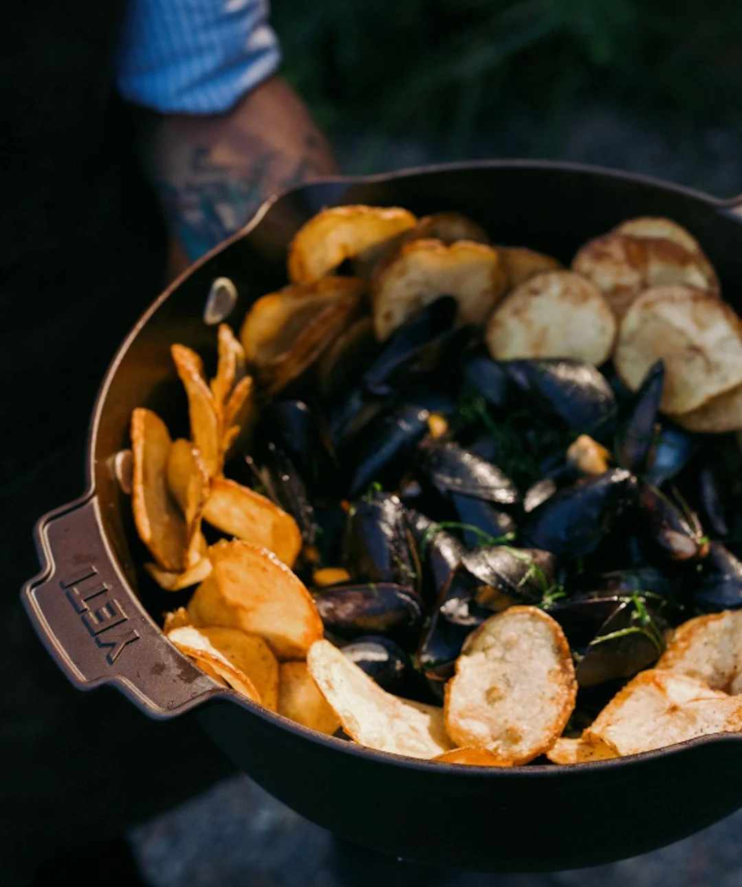 Meet the pan that does it all&mdash; @yeti's new Cast Iron Ranch Pan is here just in time for your holiday cooking! 🥘⁠
⁠
From oven to open flame, this all-purpose kitchen essential is perfect for braising, simmering and roasting up your favorite fla