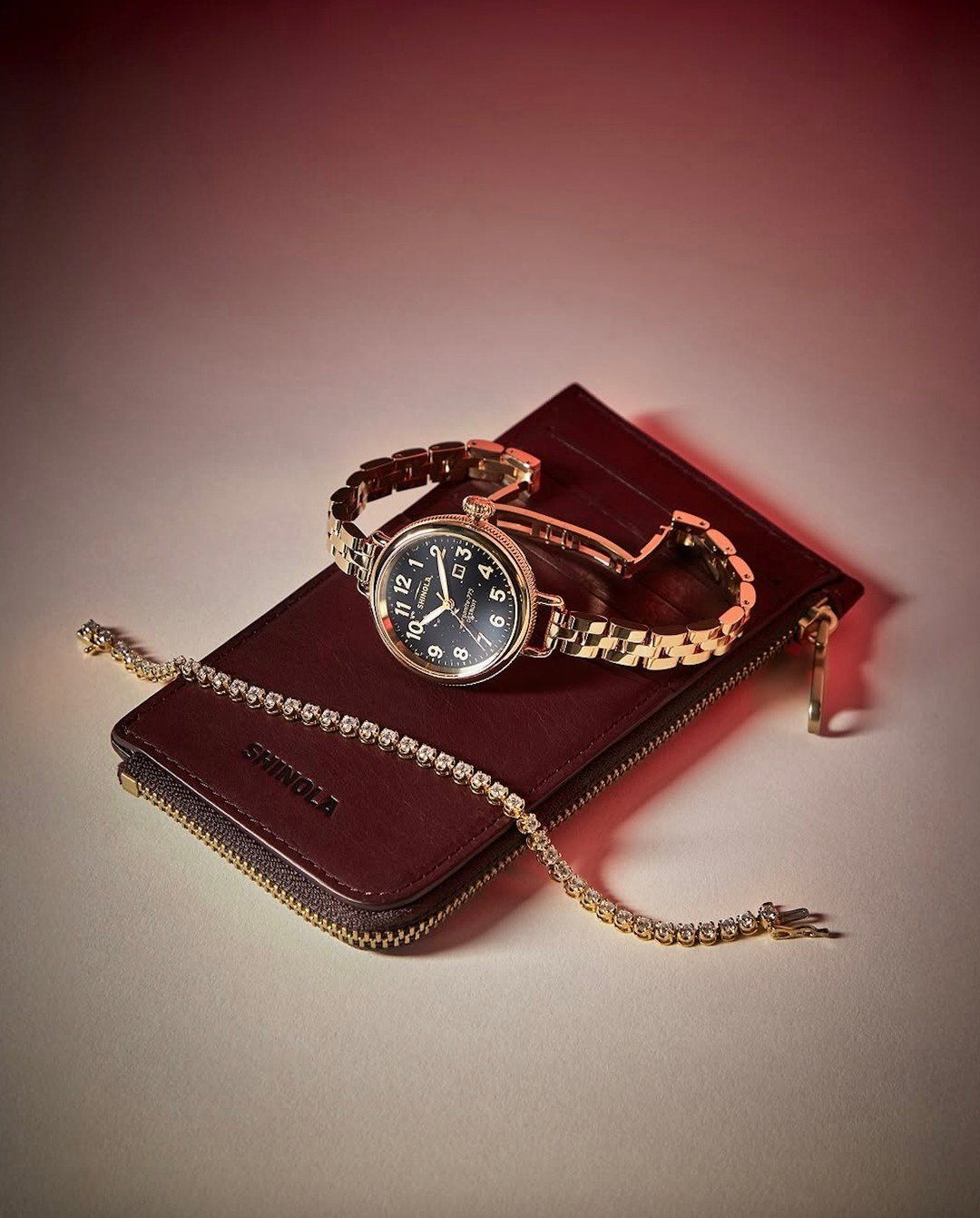 Stylish, sophisticated and sure to delight&mdash;these @shinola picks have officially topped our wishlist for the season! 🎁 From timeless timepieces to beautifully crafted leather goods (and everything in between), each piece is perfect for gifting 