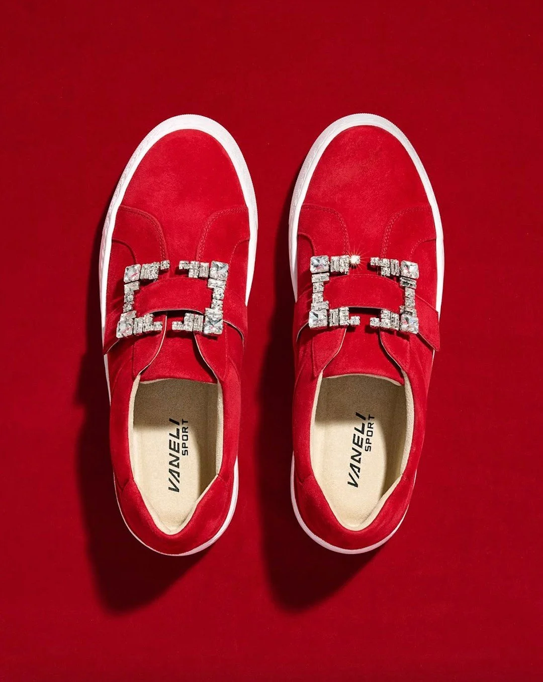 Put your best (and most stylish) foot forward this holiday season with @marmishoesusa's collection of elevated, effortlessly chic designs. 👠 From loafers to boots, sneakers to pumps, they have the perfect pair for every festive occasion on your cale