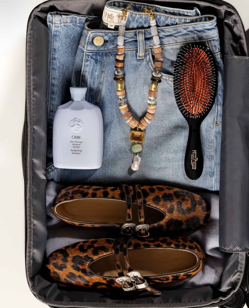 From everyday commutes to longer getaways, Galleria has the travel essentials, style staples and skincare must-haves designed to keep you effortlessly chic every step of the way. 🕶️ Explore our curated selections in @artfullivingmag&rsquo;s Winter G