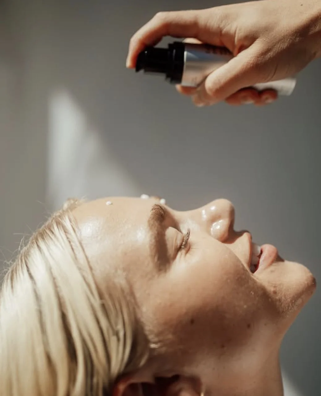 Consider this your reminder to book that monthly facial with our talented friends at @facefoundrie! ✨ And while you're there, make sure to stock up on your favorite skincare essentials to keep that post-facial glow going. Head to their website for a 