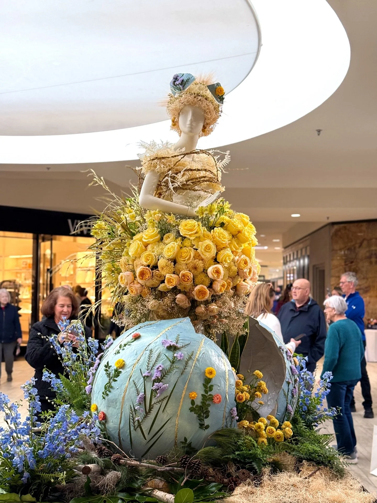 The wait is over &mdash; @fleursdevilles FLORA has arrived at Galleria! 🌼✨ Step into a world of stunning floral fashion installations, thoughtfully crafted by talented local Minnesota florists. Experience each beautiful bloom on display, April 10-19