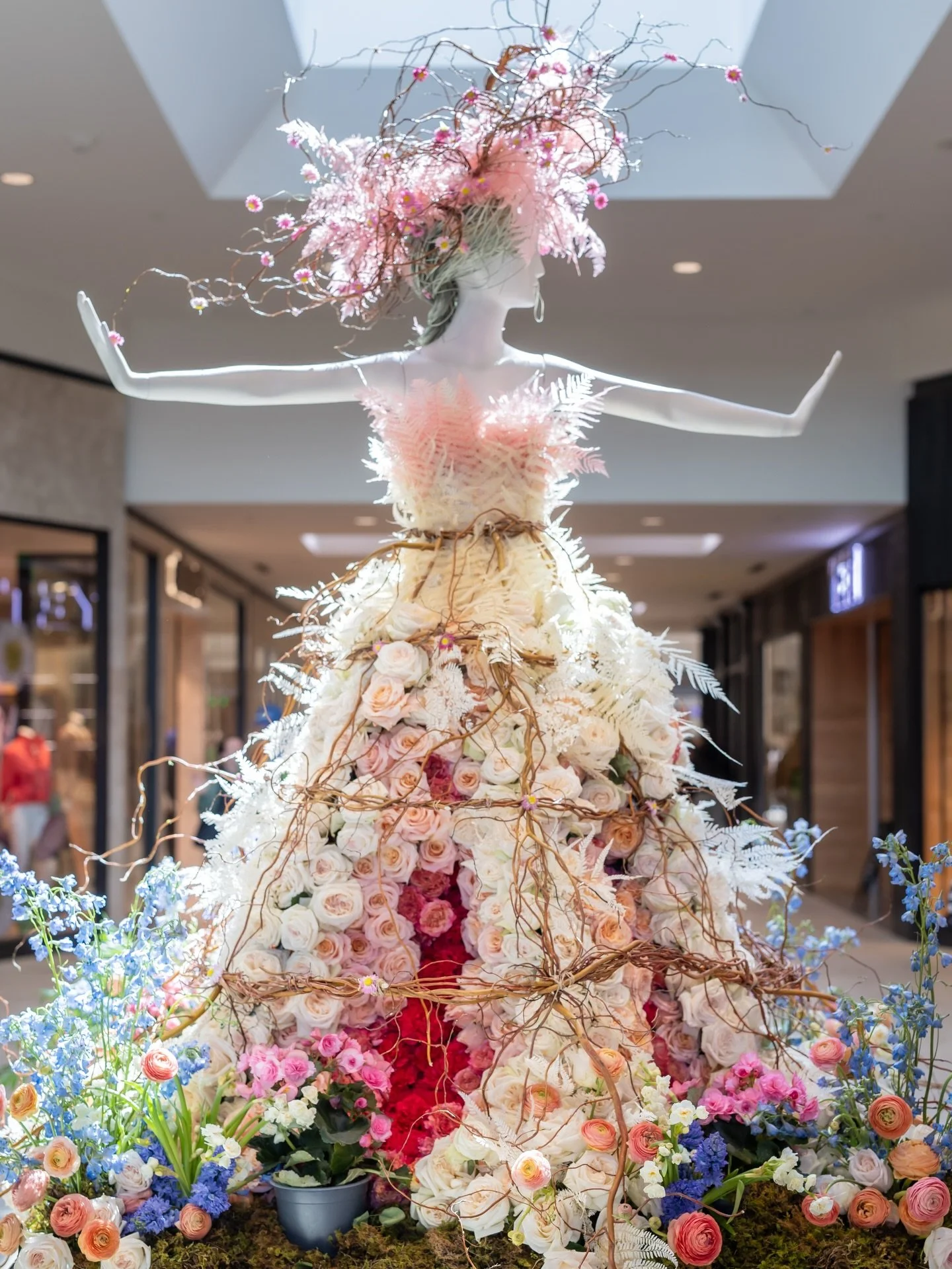 It&rsquo;s the final weekend of our @fleursdevilles FLORA showcase, and we&rsquo;re soaking in every moment of color, creativity and floral artistry that has filled Galleria the past week. 🌺 From stunning installations to spring-inspired experiences
