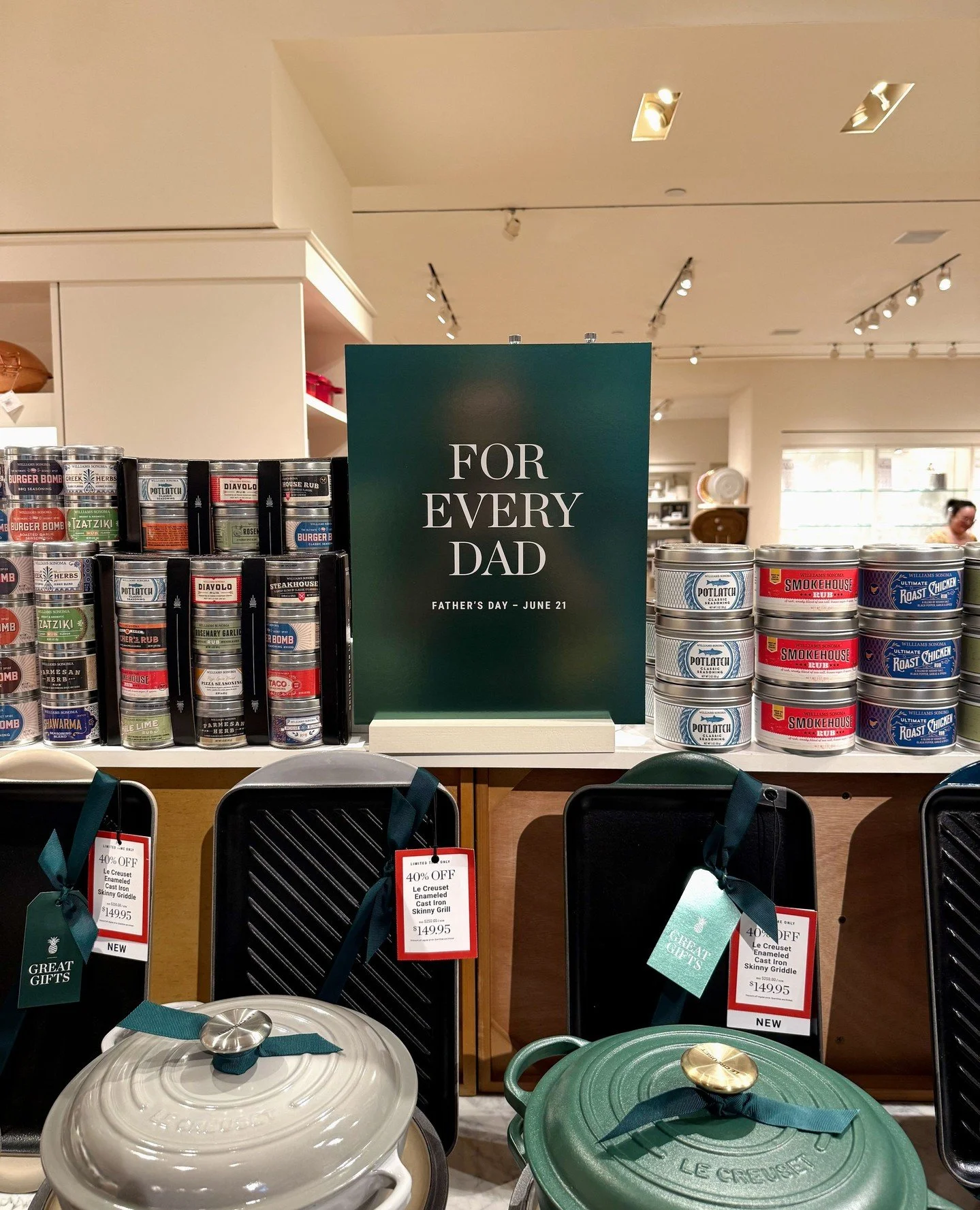 Elevate your summer grilling (and find great gifts for dad in the process!) with @williamssonoma. 🔥 From flavorful rubs and seasonings to grilling tools and outdoor entertaining must-haves, they've got everything you need for a season of backyard ga