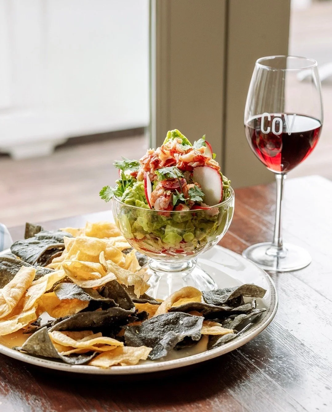 It&rsquo;s finally Friday, and happy hour is calling! ☎️🍷⁠
⁠
If anyone needs us, we&rsquo;ll be answering at @cov_restaurants with discounted sips, delicious bites and plenty of reasons to raise a glass. Cheers to the weekend!⁠
