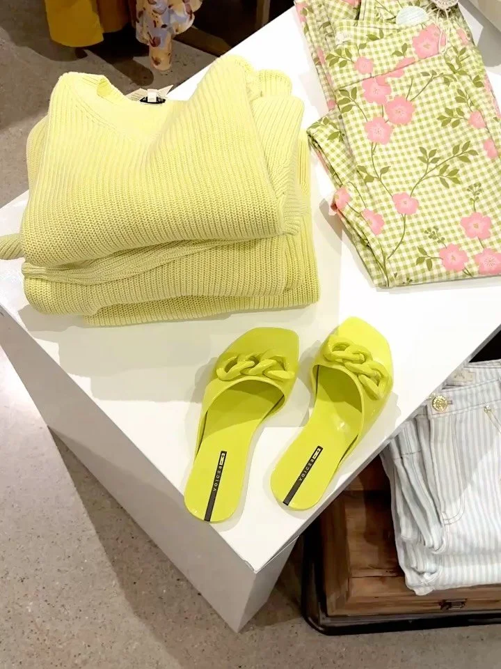 Galleria&rsquo;s Summer Sale is still sizzling! 🍊💛 Swipe for some of our favorite luxe-for-less savings before they&rsquo;re gone! 

✨ BOGO now 75% off at @shop.sweet.ivy 

✨ Enjoy up to 40% off summer sale items at @trailmark1992 

✨ Take an extra