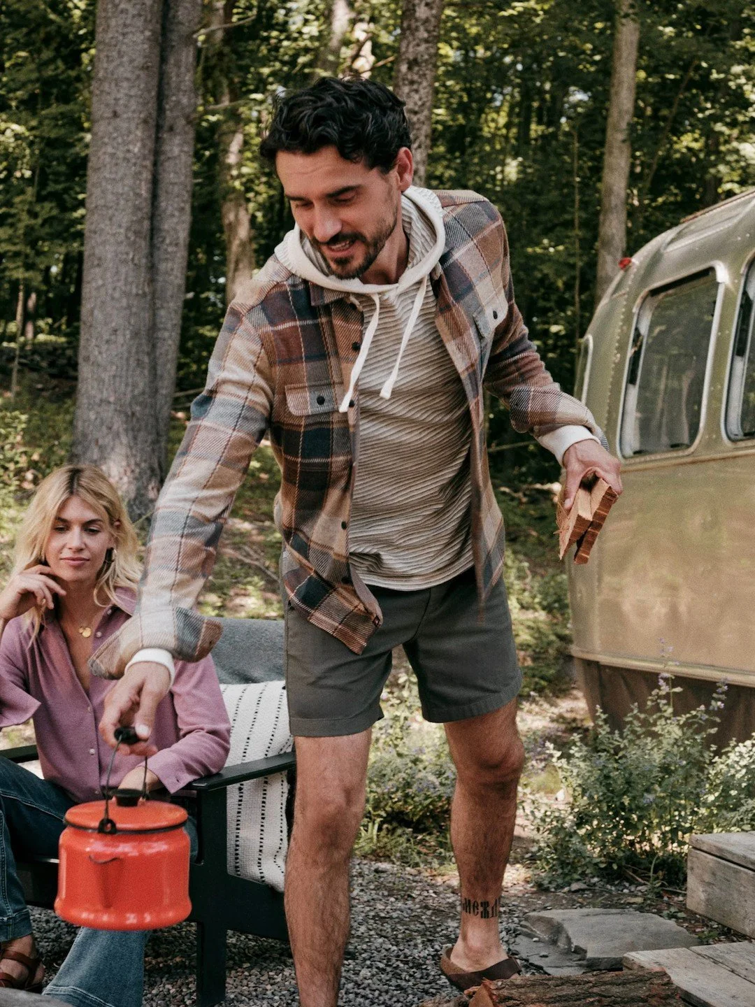 Fellas, consider this your cue for a fall wardrobe refresh at @jaxengrey. 🍂 From flannel favorites by @fahertybrand and tailored @mavijeans denim to sweaters, tees, and more from @taylorstitch, their menswear experts have your fall lineup covered. S