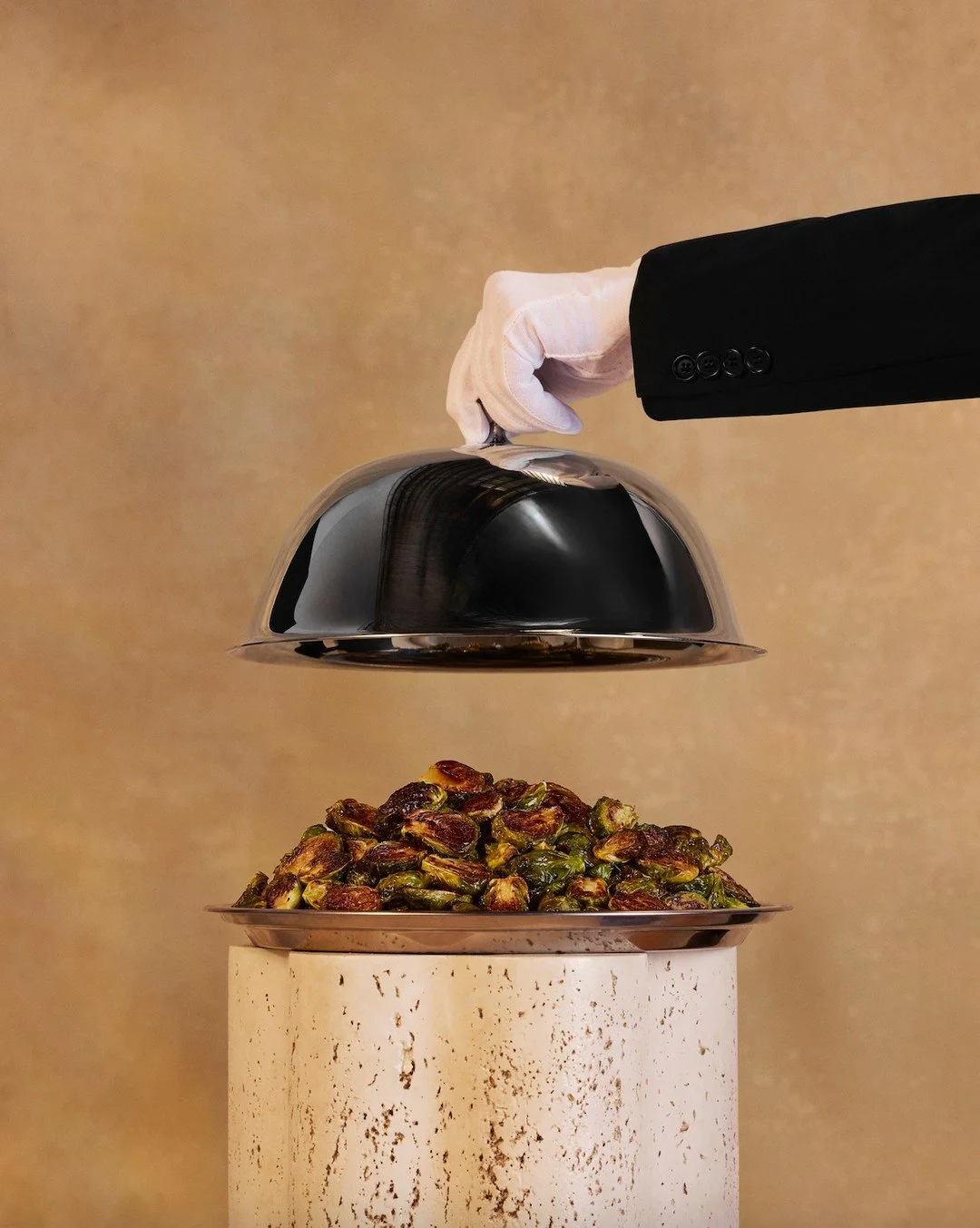 And for this seasons main course&hellip; Brussels sprouts, with a little extra flair. Fall flavors have officially arrived at @sweetgreen, bringing roasted seasonal favorites, crisp apples, hearty grains, and plenty of autumn goodness to the table. S