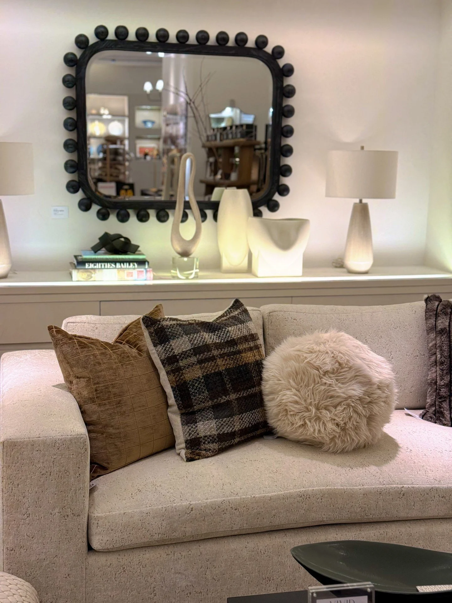 The secret to cozier spaces this fall? Texture, texture, and more texture! 🍂 From plush pillows and ultra-soft throws to rich patterns and touchable fabrics, @vividhomempls has the layers you need to bring warmth and comfort into every corner of you