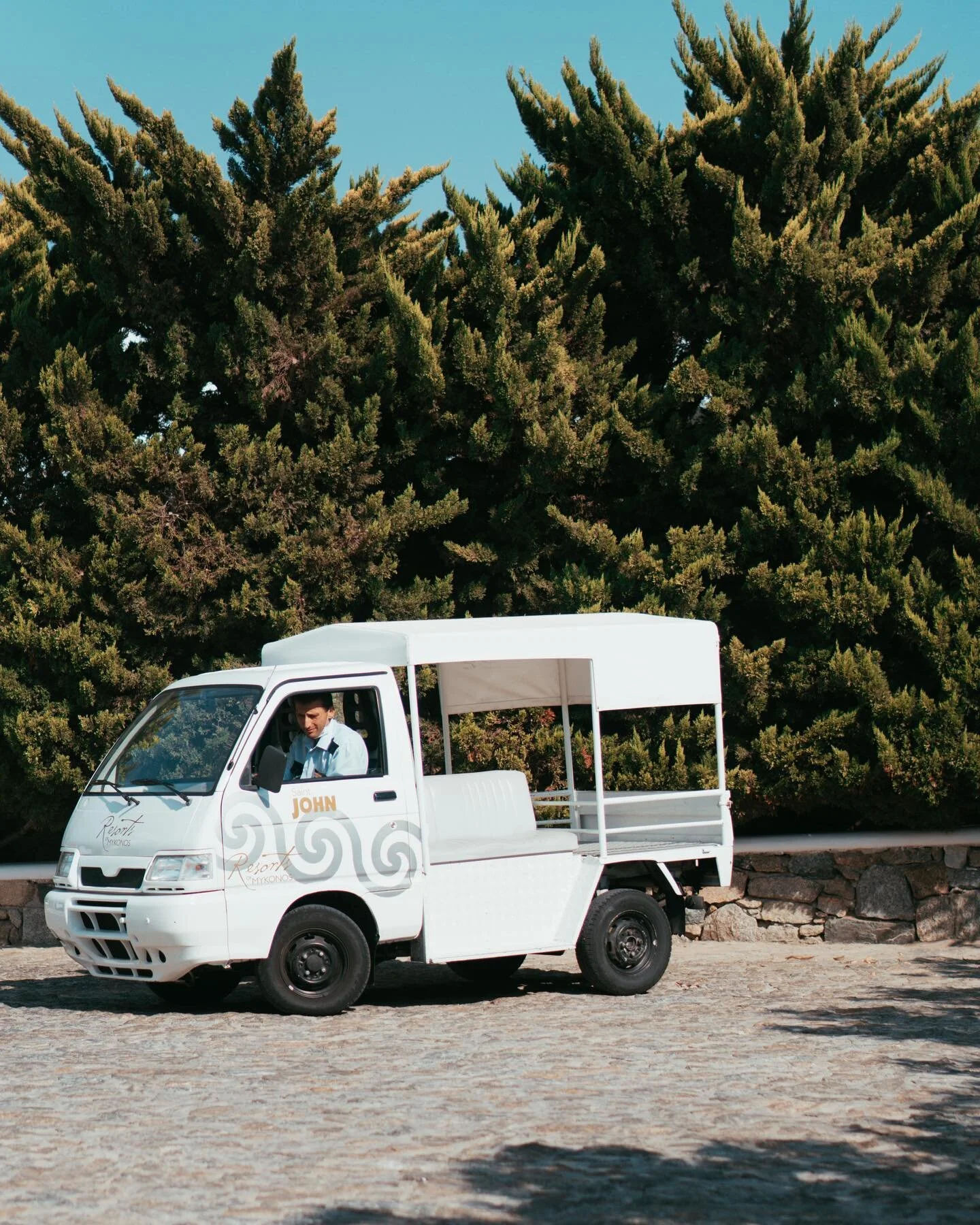 🚙 🇬🇷.
⁣
#Greece #Mykonos #Travel