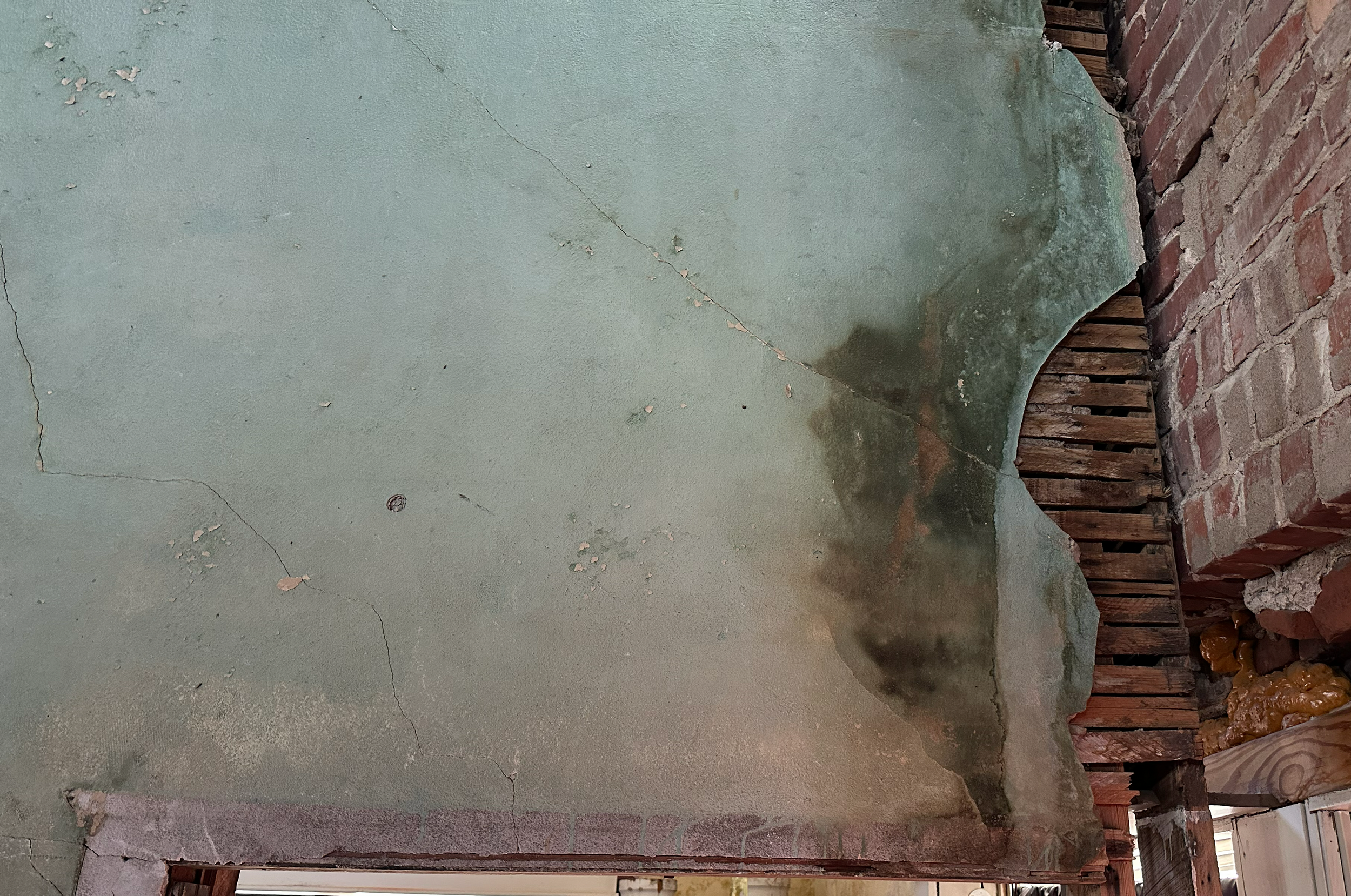 teal wall.png