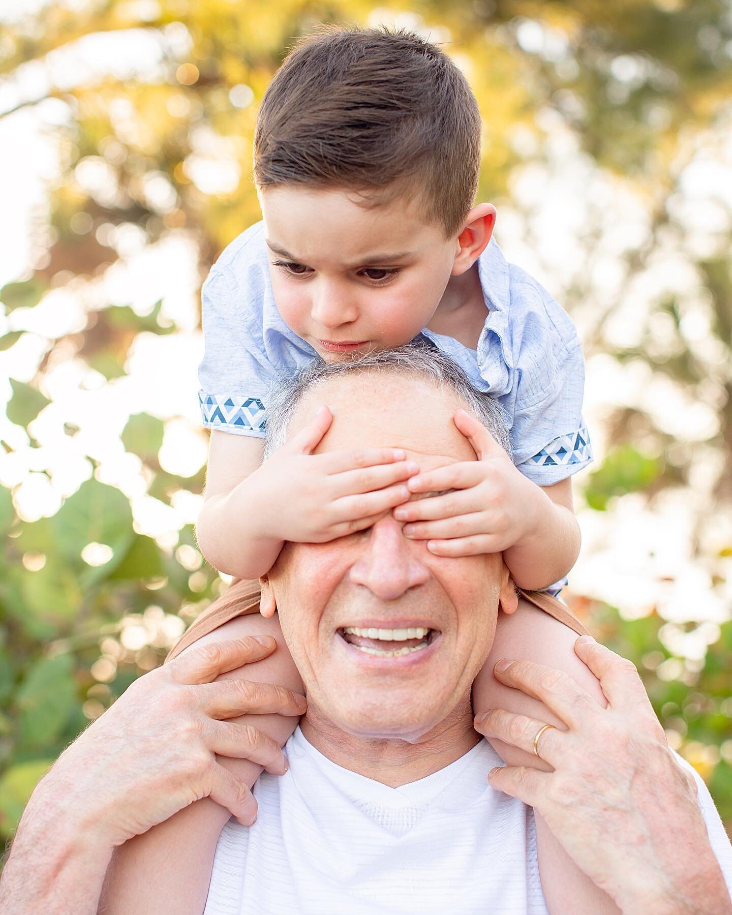 Clinging onto grandpa for dear life 🤣🤣❤️❤️ this is one of my favs from the session.