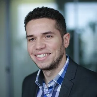 Charles Tonneau Pas de bullshit marketing. Tous les exercices sont bien expliqués en détails : position, muscles travaillés et gains attendus. Les exercices sont variés, on travail tout le corps. La difficulté est adapté aux participants. Bref c'est vraiment bien et on a pas l'impression d'être pris pour un con. Par contre le coach n'est pas très beau.