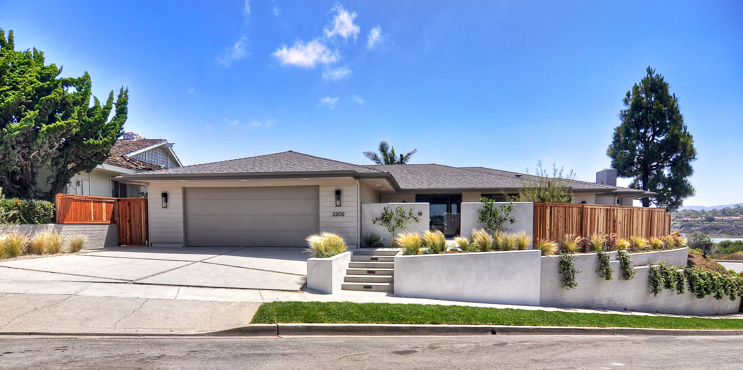 13-11-11-POTT-2202 Private Road-Front of House from Street.jpg