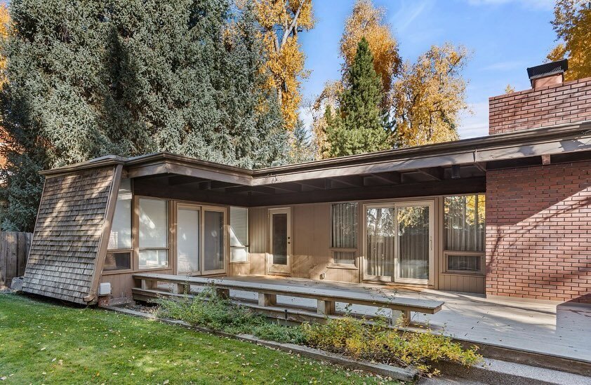Welcome to 501 W Bleeker Street.

A one owner home built in 1965 is for sale for the first time ever in the West End on a double corner lot with a mansard roof.

4 beds | 3 baths | 2792 SF | asking $8,200,000

Listed by Sally Shiekman &amp; Craig War