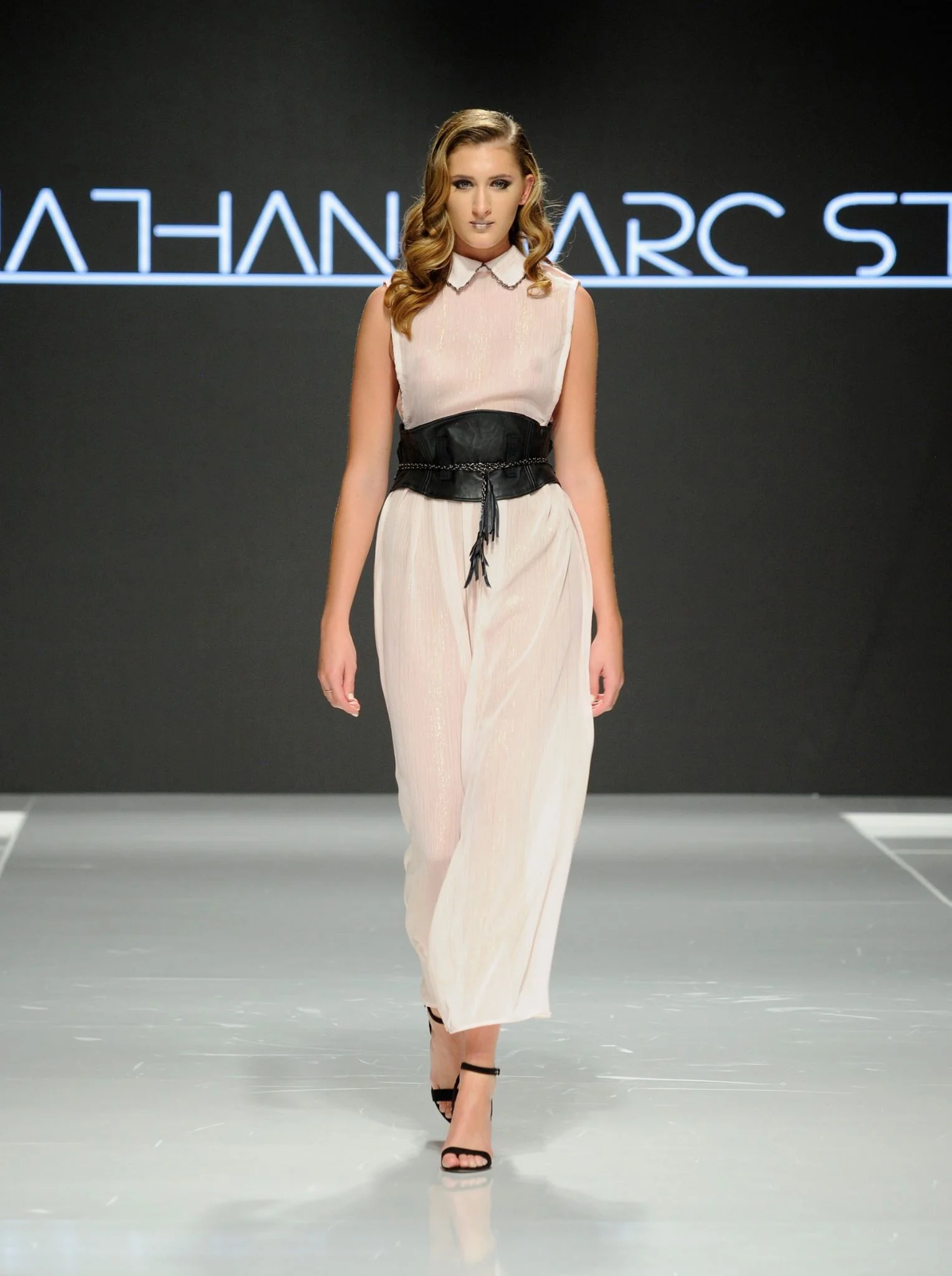Look 10
