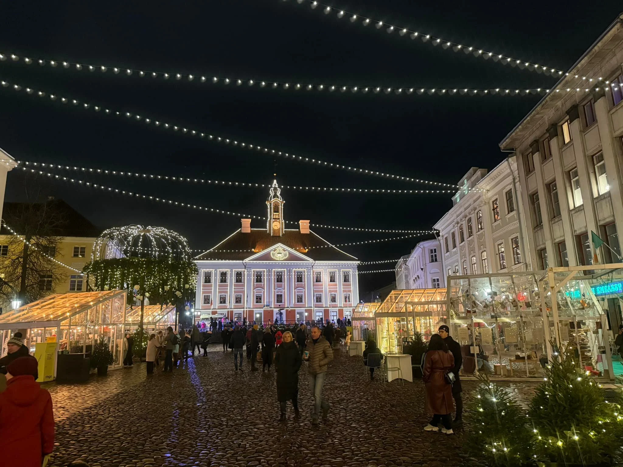 Where in the world am I?! Point for the country, bonus point for the city!