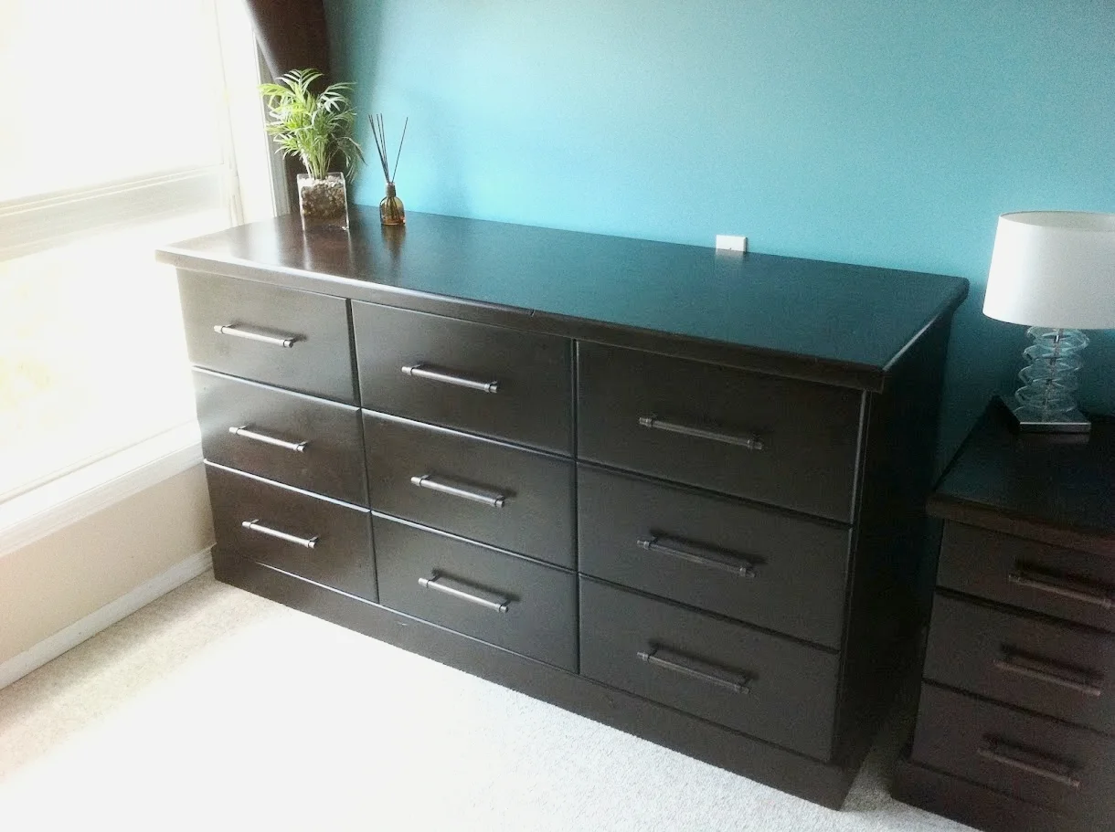 dresser.JPG