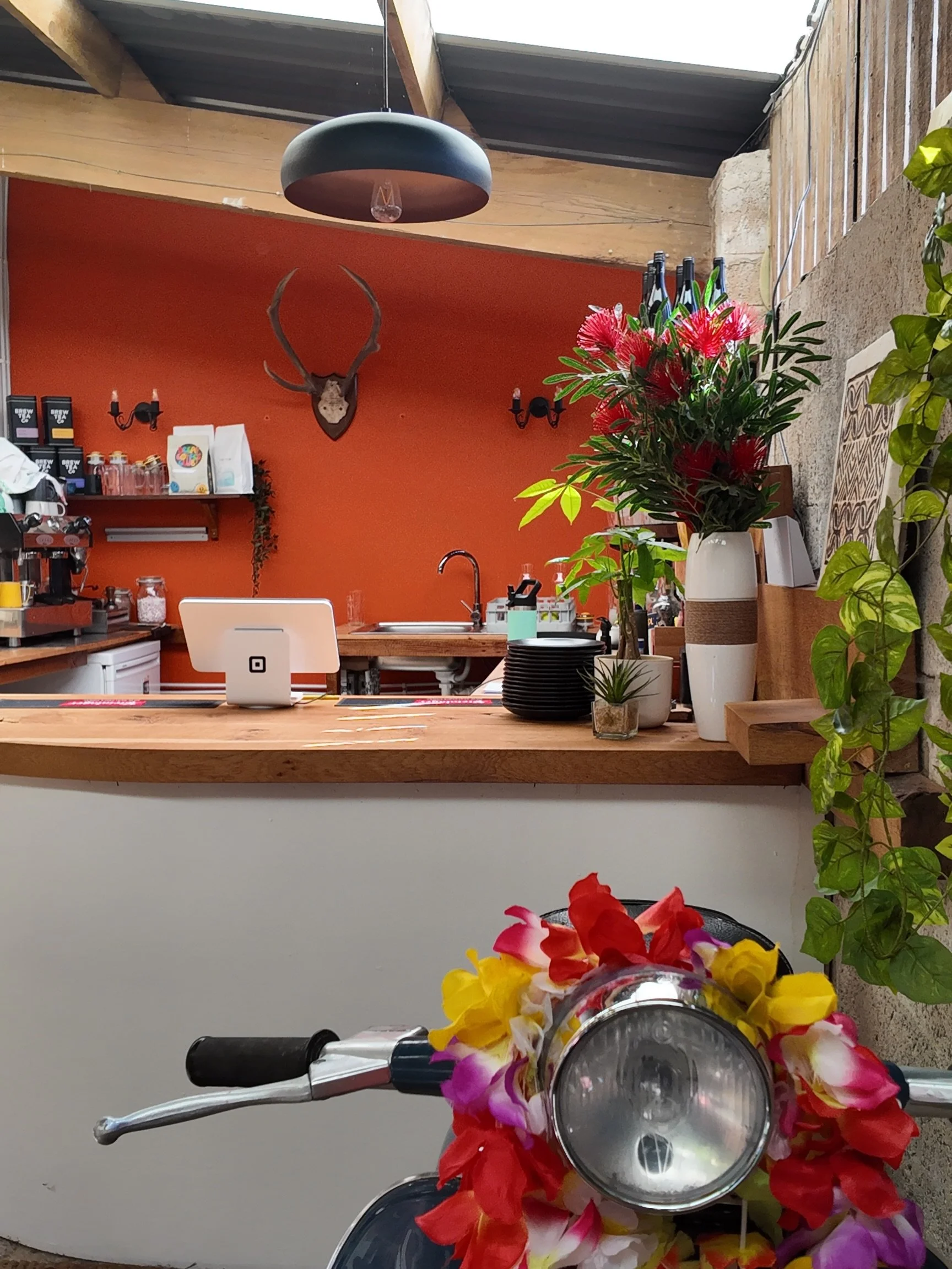 Get that catch up out of the group chat &amp; into our cafe over brunch 🍊🥐☕️ 

Open this weekend from 9:30am. 

If in doubt about our weekends, our website has a calendar of all open dates! 

Get in touch to book a table info@yellinghamfarmfood.co.