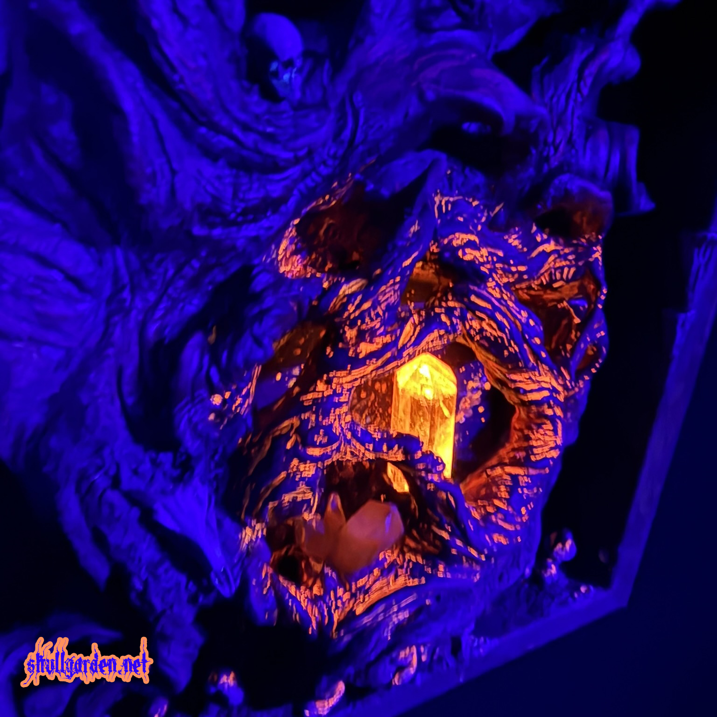 Embers Hollow 08 BL Crystal 1 copy.png
