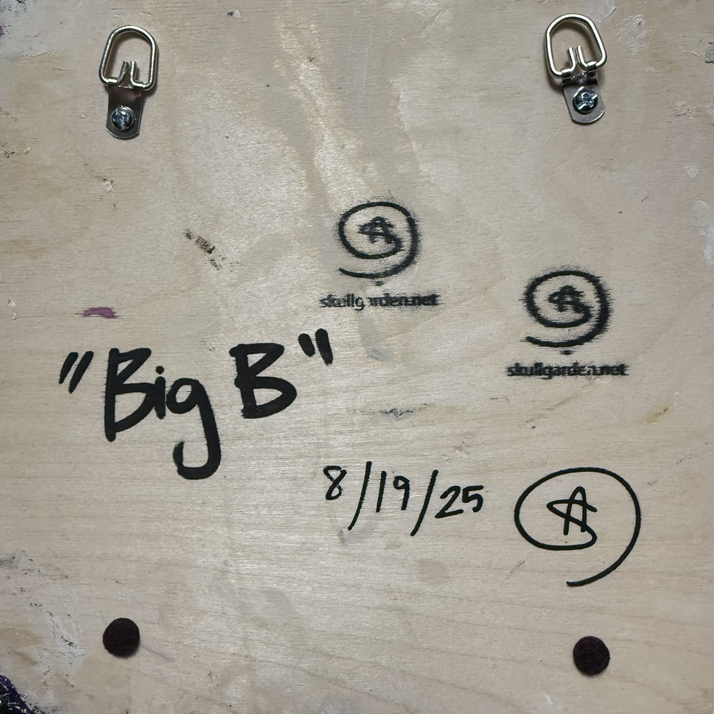 Big B 09 Hanging.png