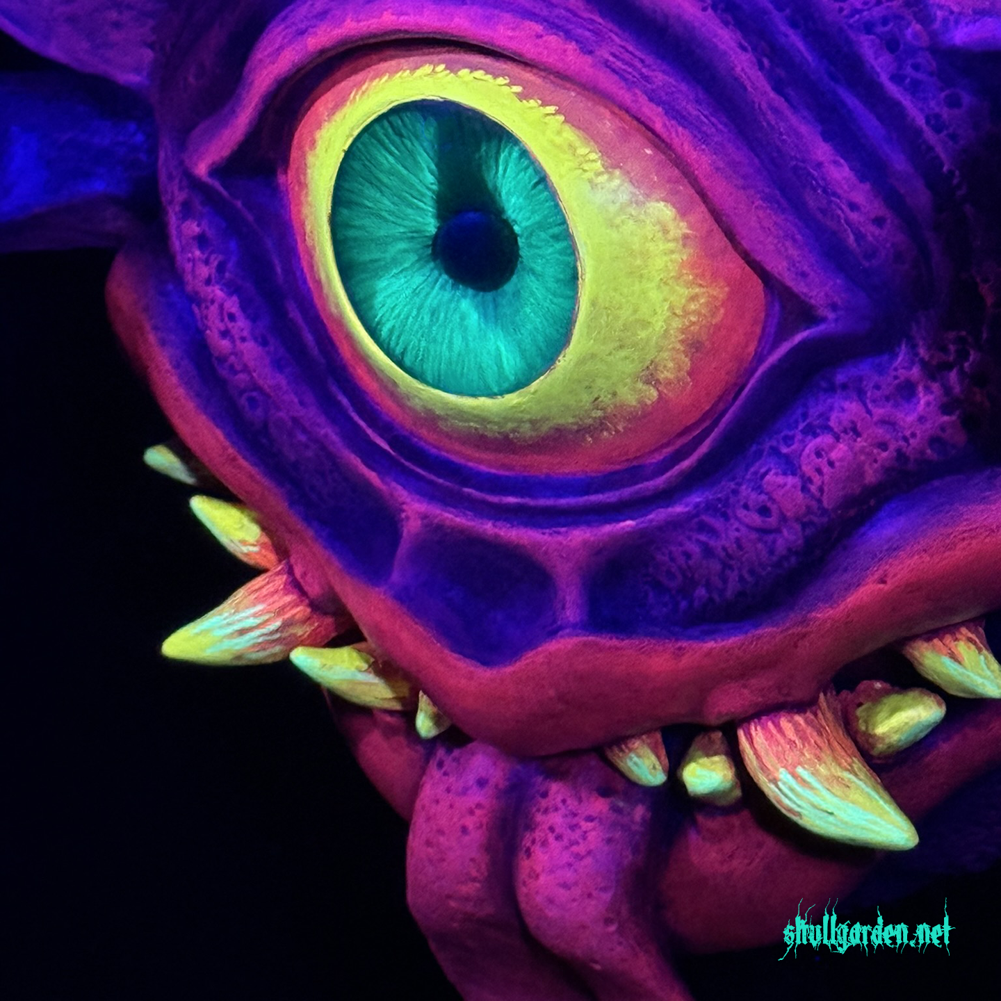 Big B 06 BL Right Closeup.png