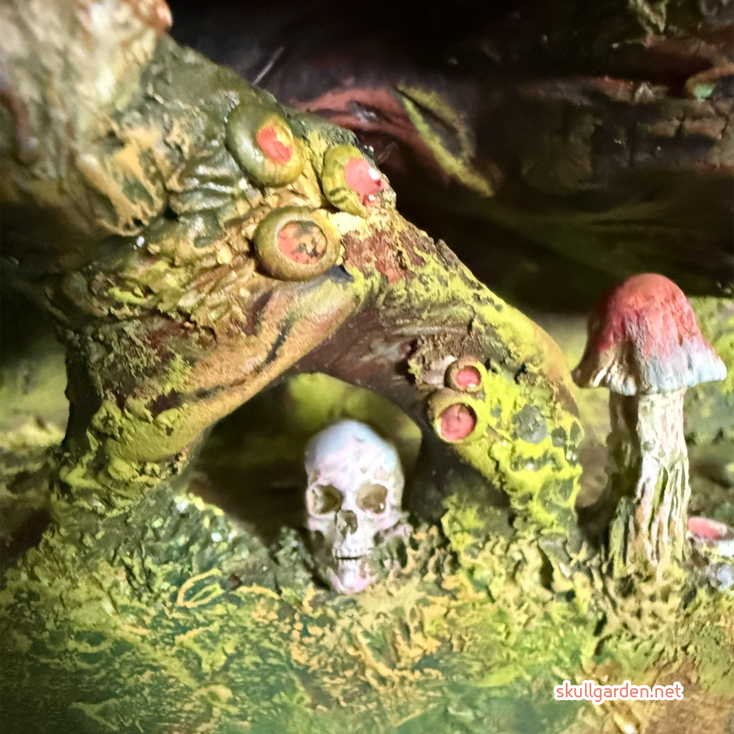 Embers Hollow 06 Skull and Mushroom View.png