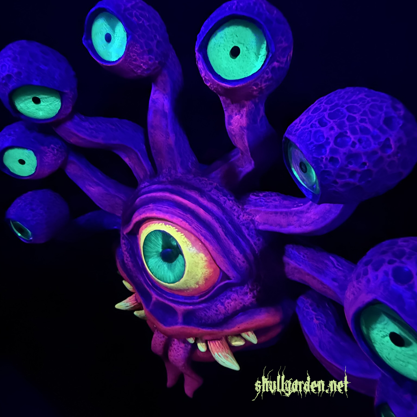 Big B 08 BL Right Side.png